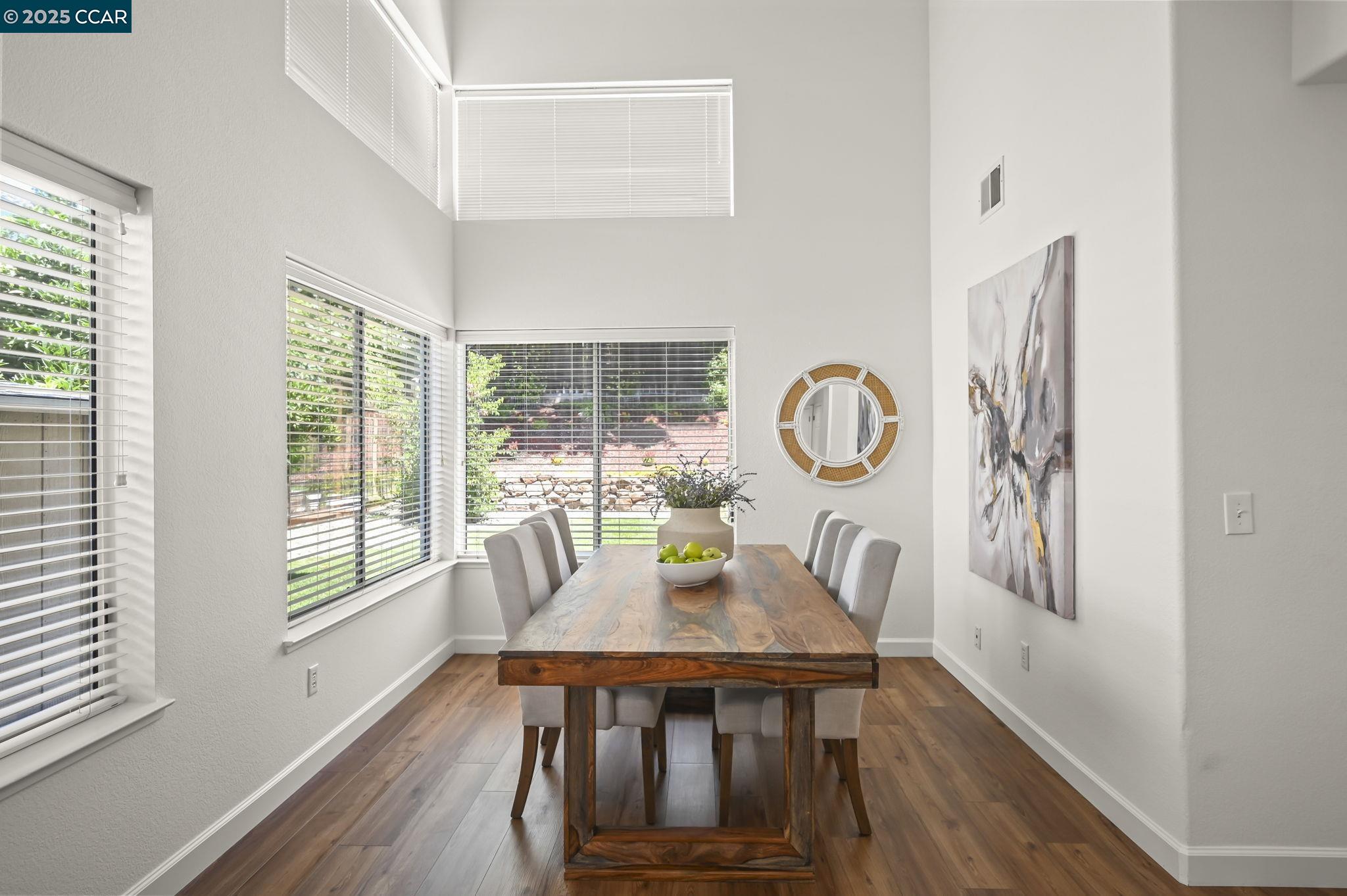 Detail Gallery Image 6 of 33 For 406 Orchard View Ave, Martinez,  CA 94553 - 3 Beds | 2/1 Baths