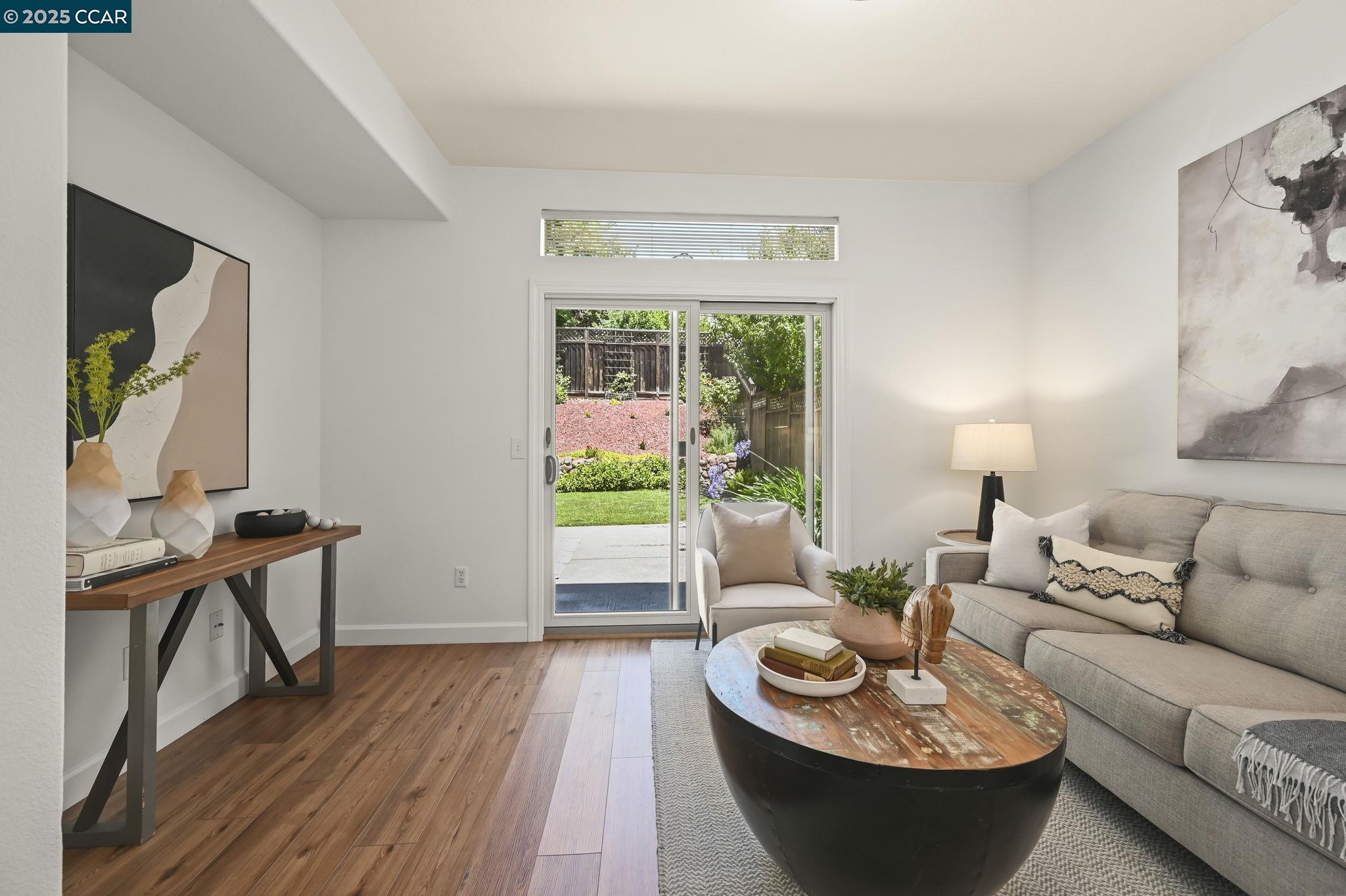 Detail Gallery Image 10 of 33 For 406 Orchard View Ave, Martinez,  CA 94553 - 3 Beds | 2/1 Baths