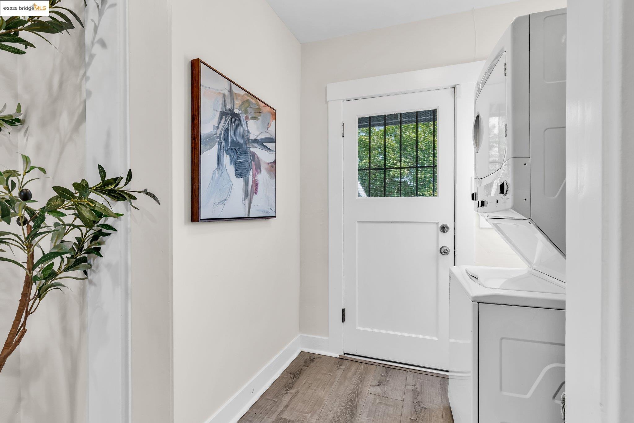 Detail Gallery Image 22 of 57 For 2442 Havenscourt Blvd, Oakland,  CA 94605 - 2 Beds | 1 Baths