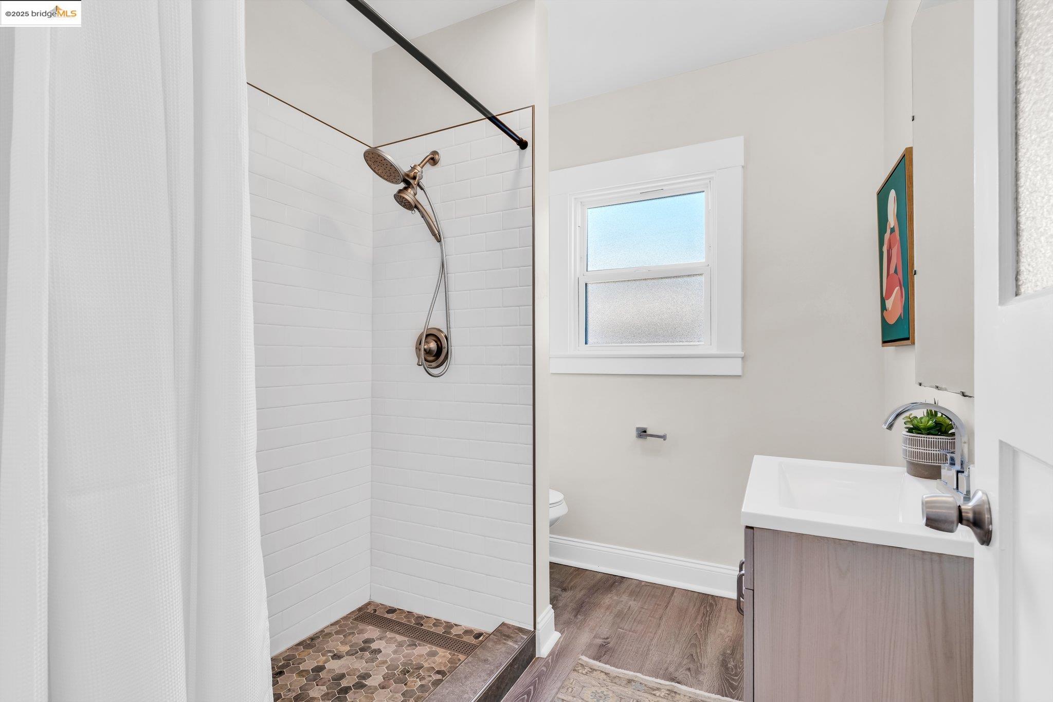 Detail Gallery Image 28 of 57 For 2442 Havenscourt Blvd, Oakland,  CA 94605 - 2 Beds | 1 Baths