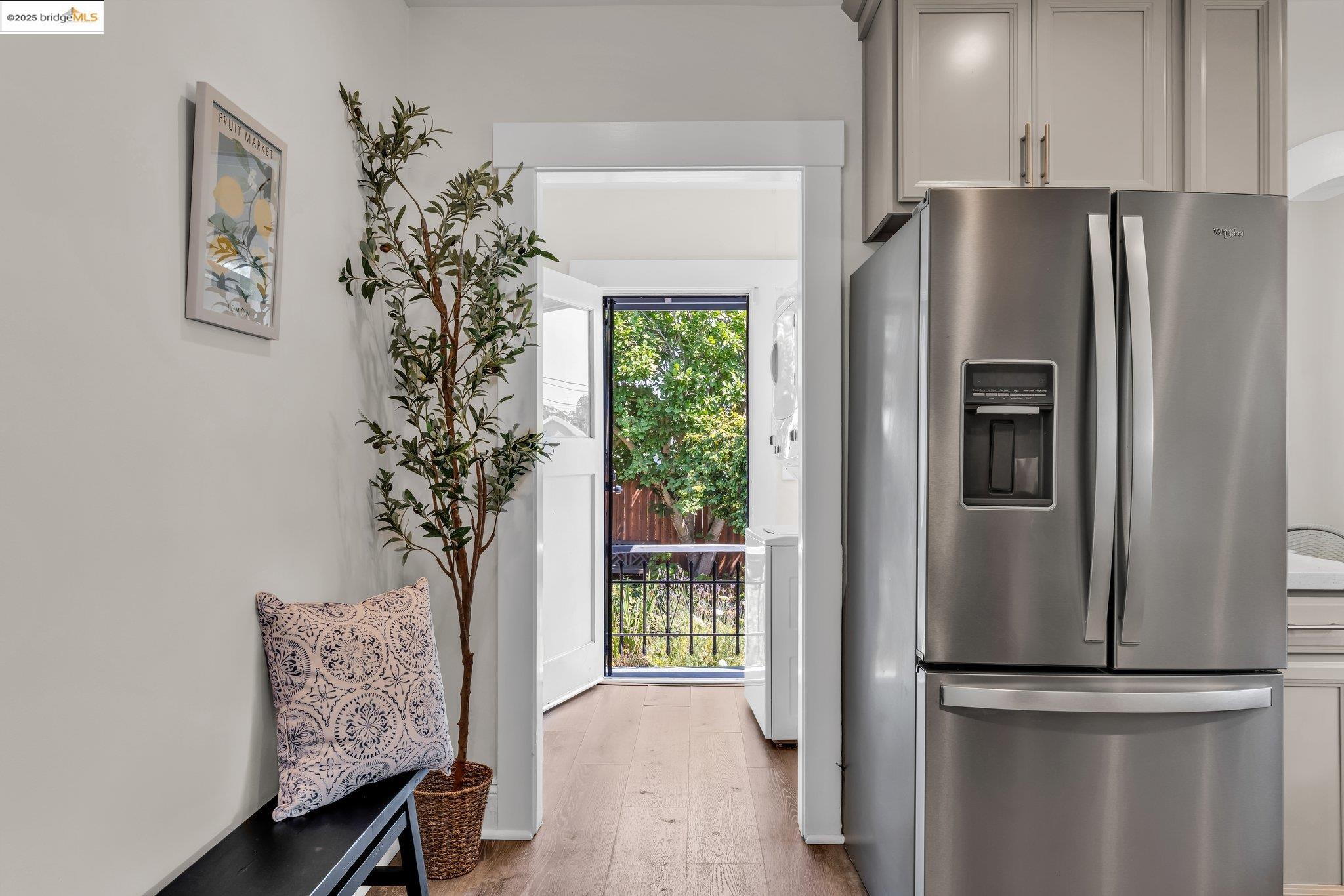 Detail Gallery Image 32 of 57 For 2442 Havenscourt Blvd, Oakland,  CA 94605 - 2 Beds | 1 Baths