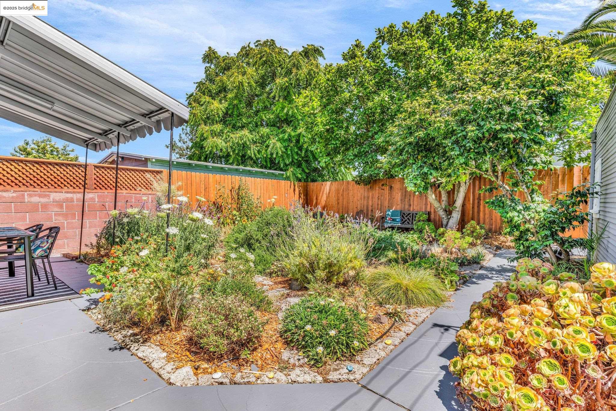 Detail Gallery Image 33 of 57 For 2442 Havenscourt Blvd, Oakland,  CA 94605 - 2 Beds | 1 Baths