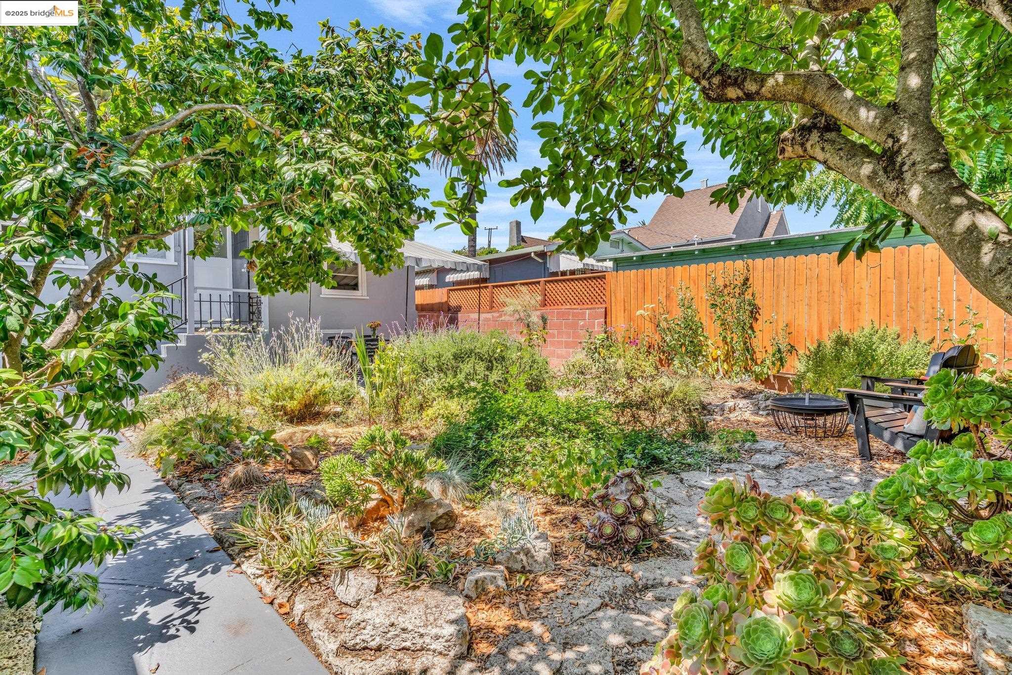 Detail Gallery Image 34 of 57 For 2442 Havenscourt Blvd, Oakland,  CA 94605 - 2 Beds | 1 Baths