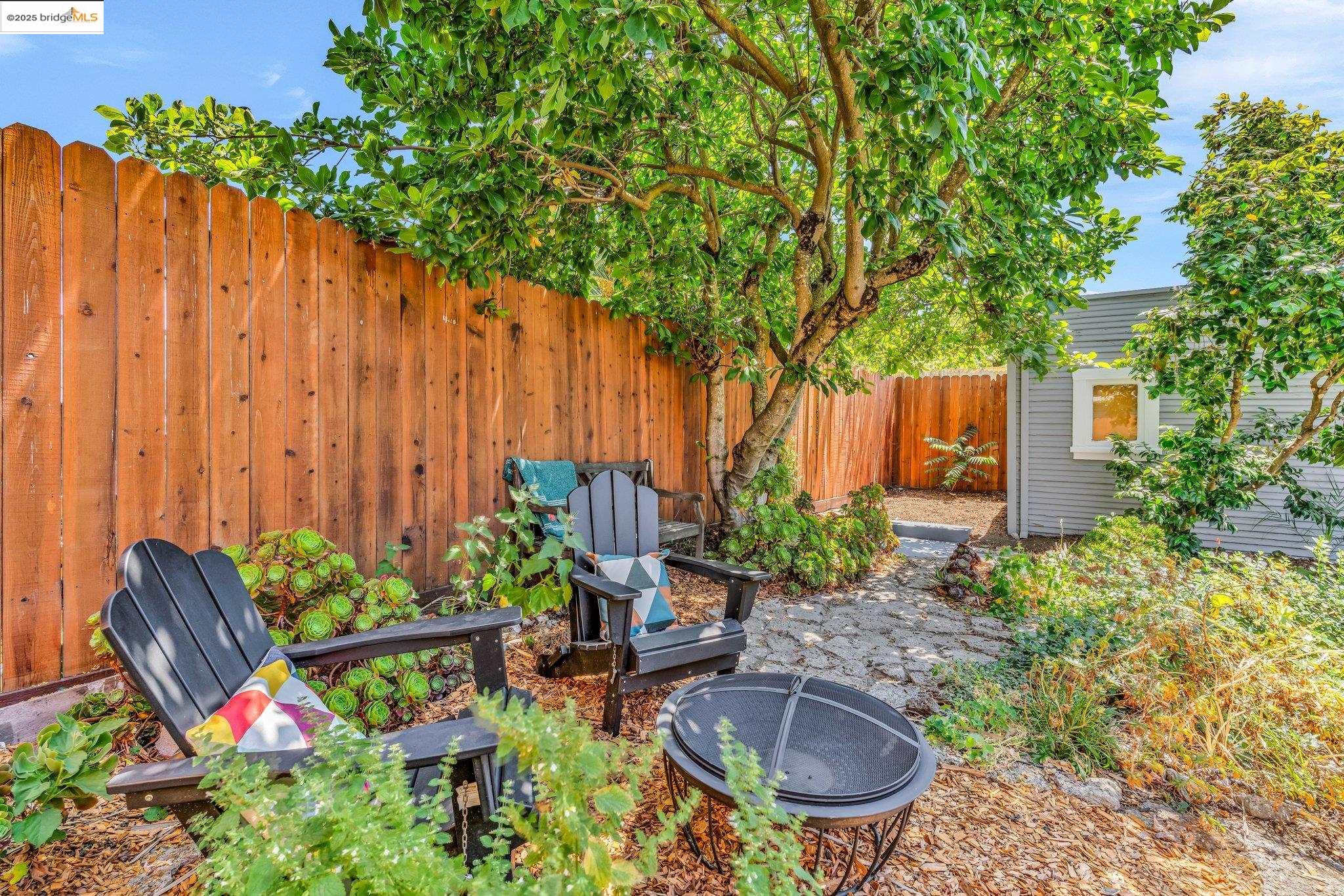 Detail Gallery Image 36 of 57 For 2442 Havenscourt Blvd, Oakland,  CA 94605 - 2 Beds | 1 Baths