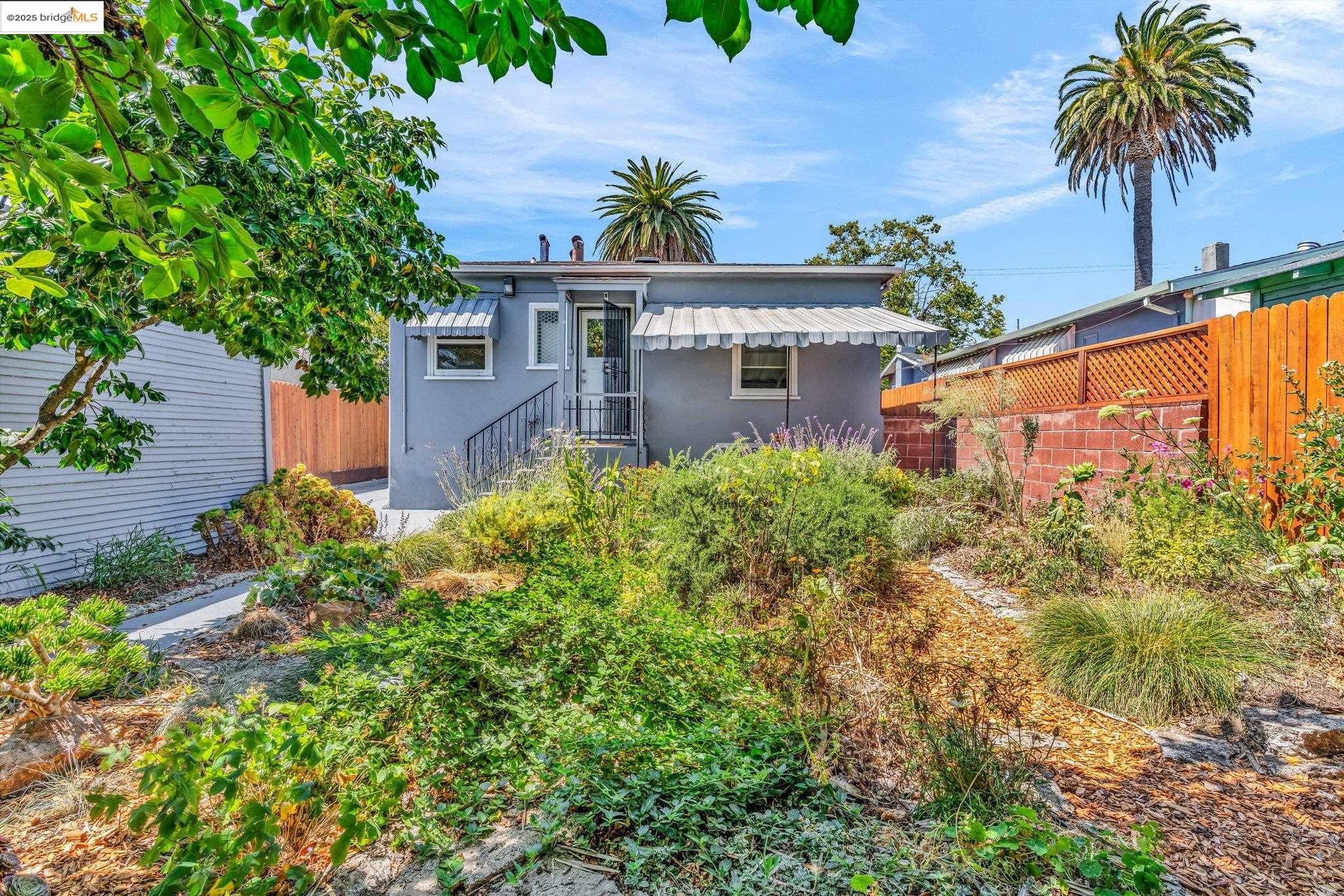Detail Gallery Image 37 of 57 For 2442 Havenscourt Blvd, Oakland,  CA 94605 - 2 Beds | 1 Baths