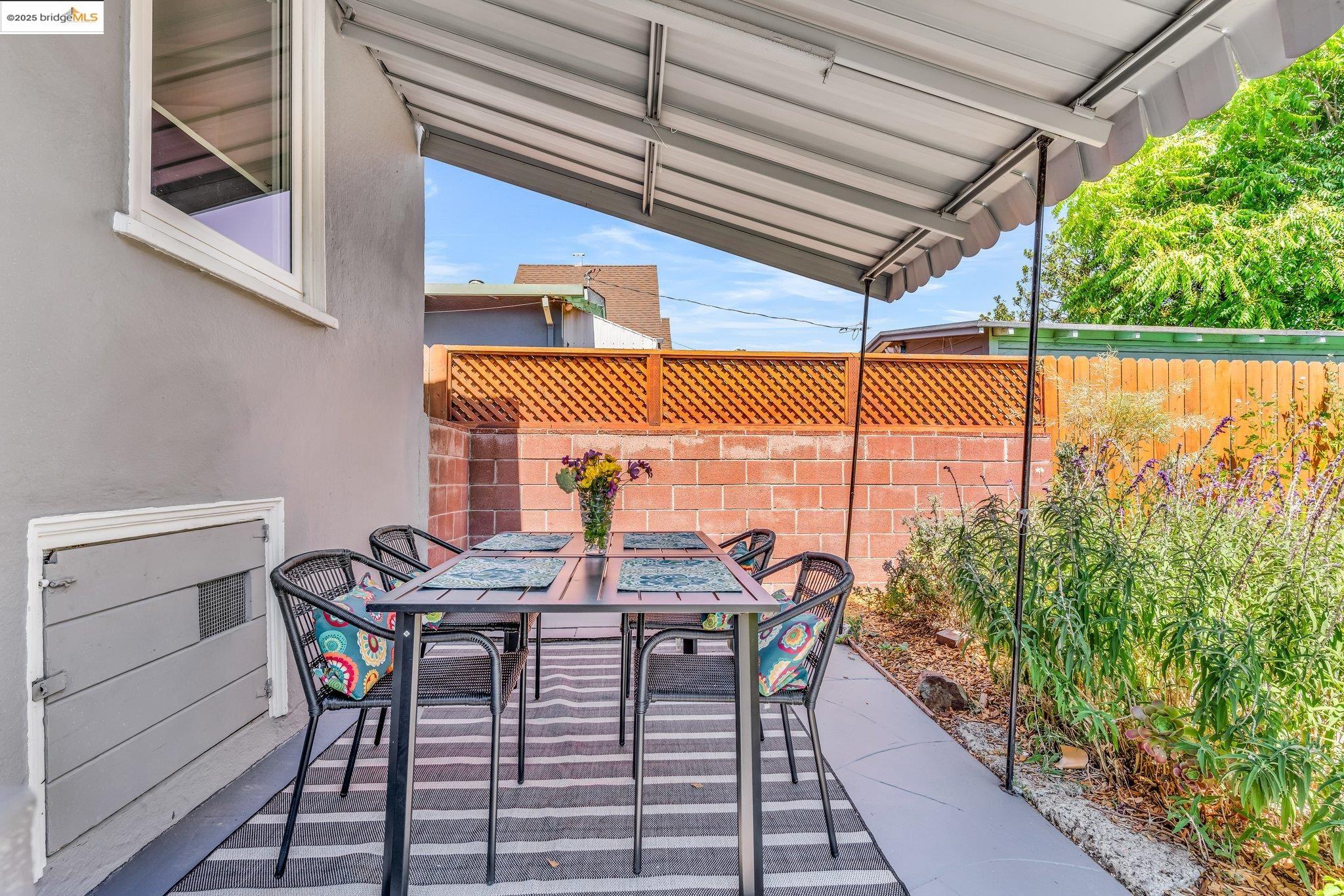 Detail Gallery Image 38 of 57 For 2442 Havenscourt Blvd, Oakland,  CA 94605 - 2 Beds | 1 Baths