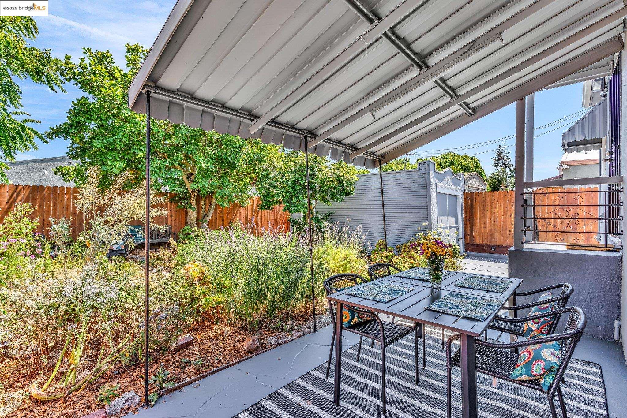 Detail Gallery Image 39 of 57 For 2442 Havenscourt Blvd, Oakland,  CA 94605 - 2 Beds | 1 Baths