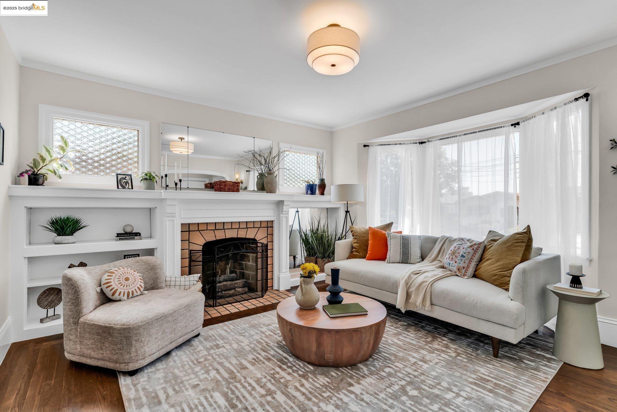 Detail Gallery Image 7 of 57 For 2442 Havenscourt Blvd, Oakland,  CA 94605 - 2 Beds | 1 Baths