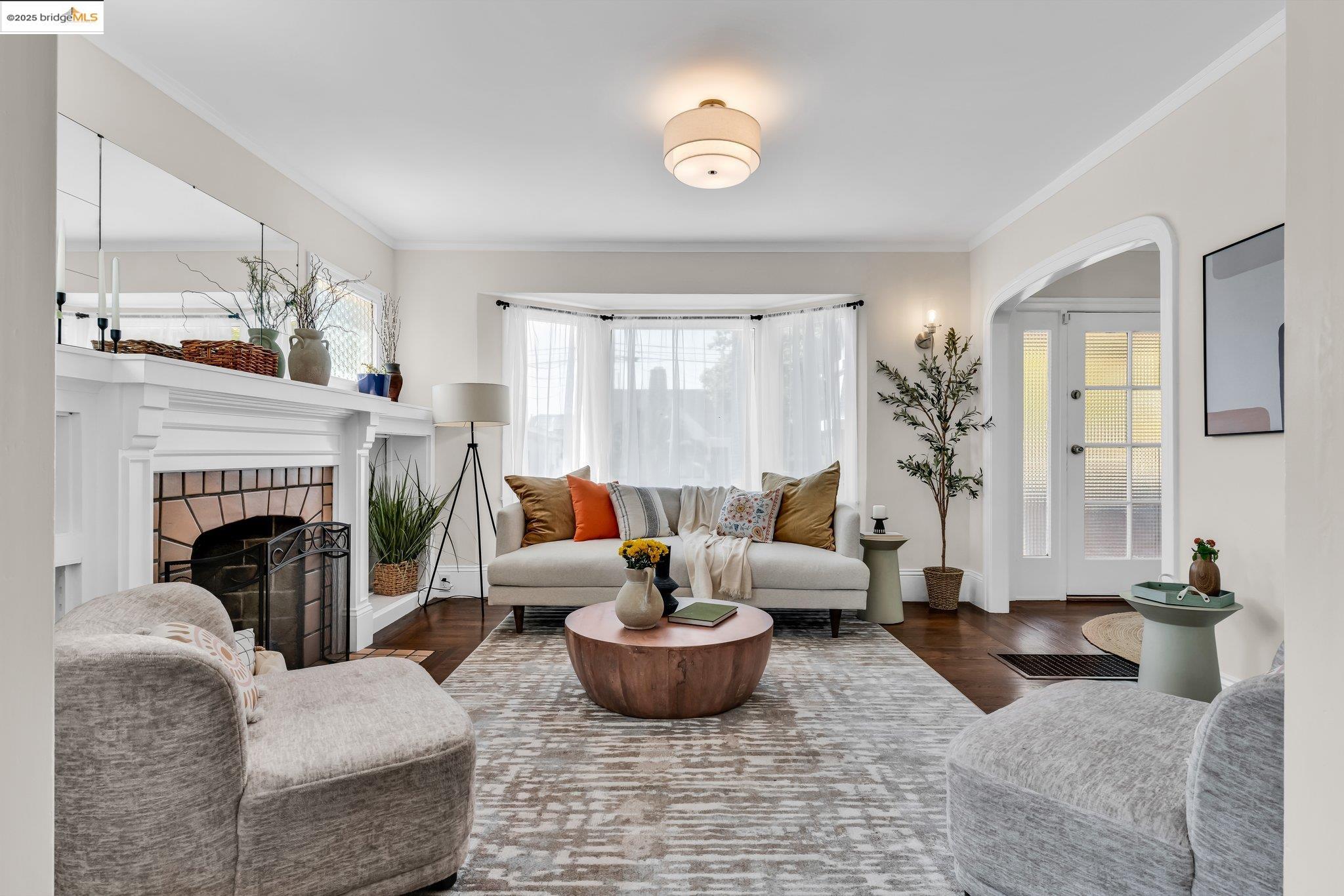 Detail Gallery Image 8 of 57 For 2442 Havenscourt Blvd, Oakland,  CA 94605 - 2 Beds | 1 Baths