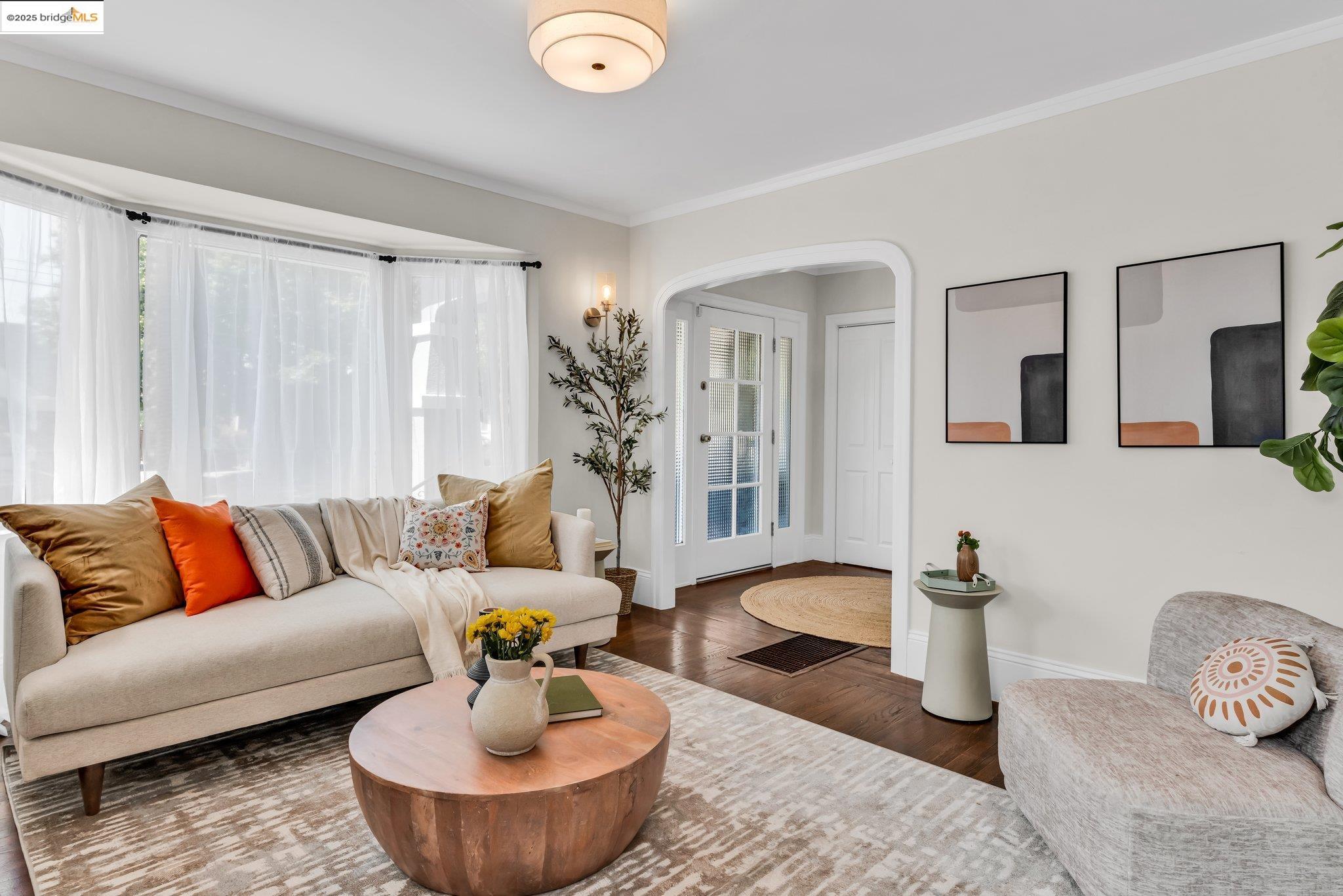 Detail Gallery Image 9 of 57 For 2442 Havenscourt Blvd, Oakland,  CA 94605 - 2 Beds | 1 Baths