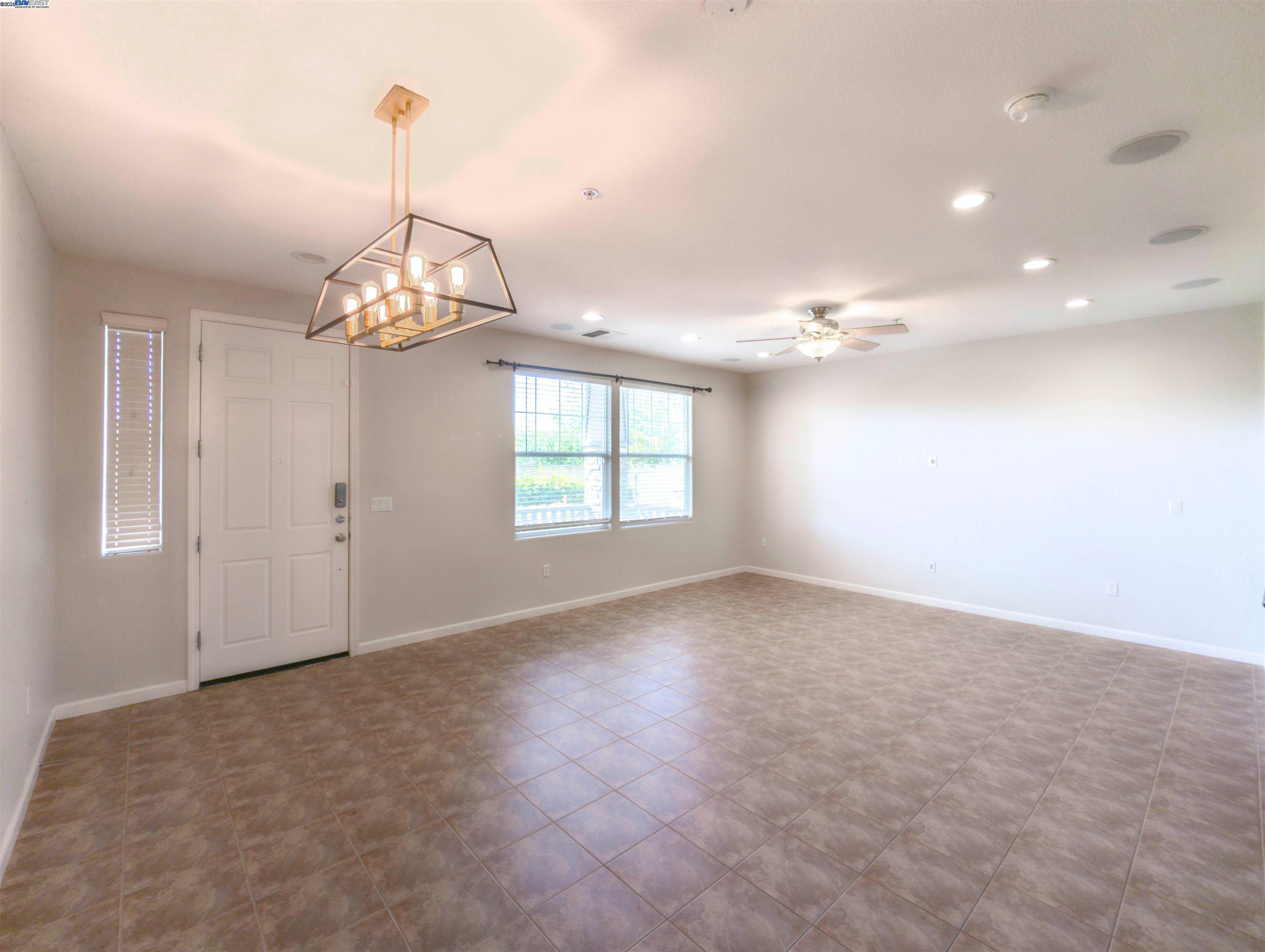 Detail Gallery Image 15 of 21 For 912 Joree Ln, San Ramon,  CA 94582 - 3 Beds | 2/1 Baths