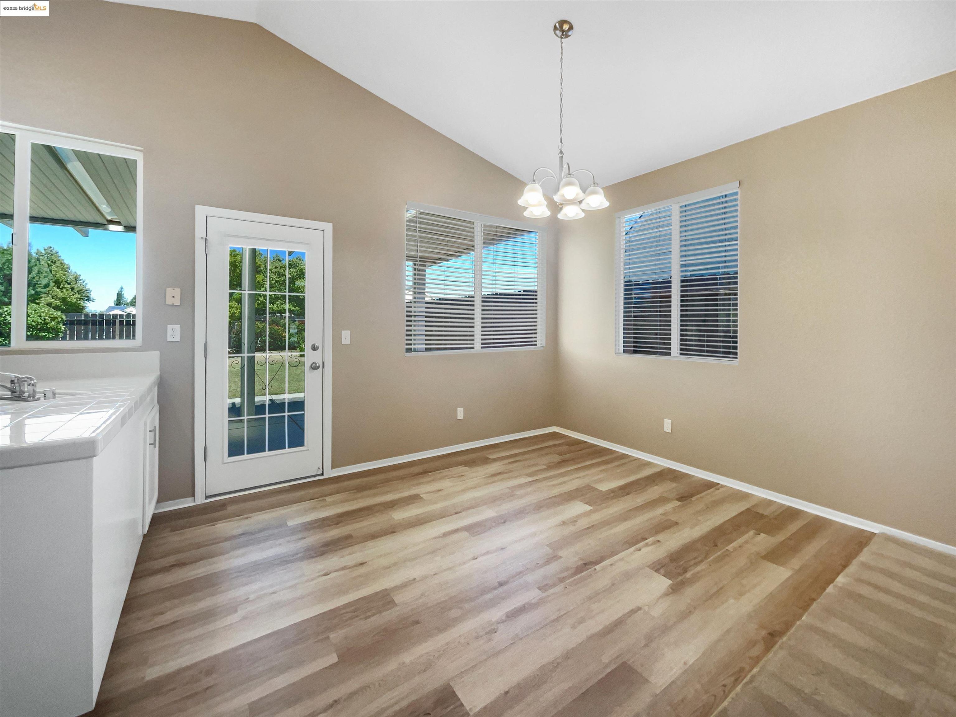 Detail Gallery Image 13 of 31 For 560 Stewart Way, Rio Vista,  CA 94571 - 3 Beds | 2 Baths