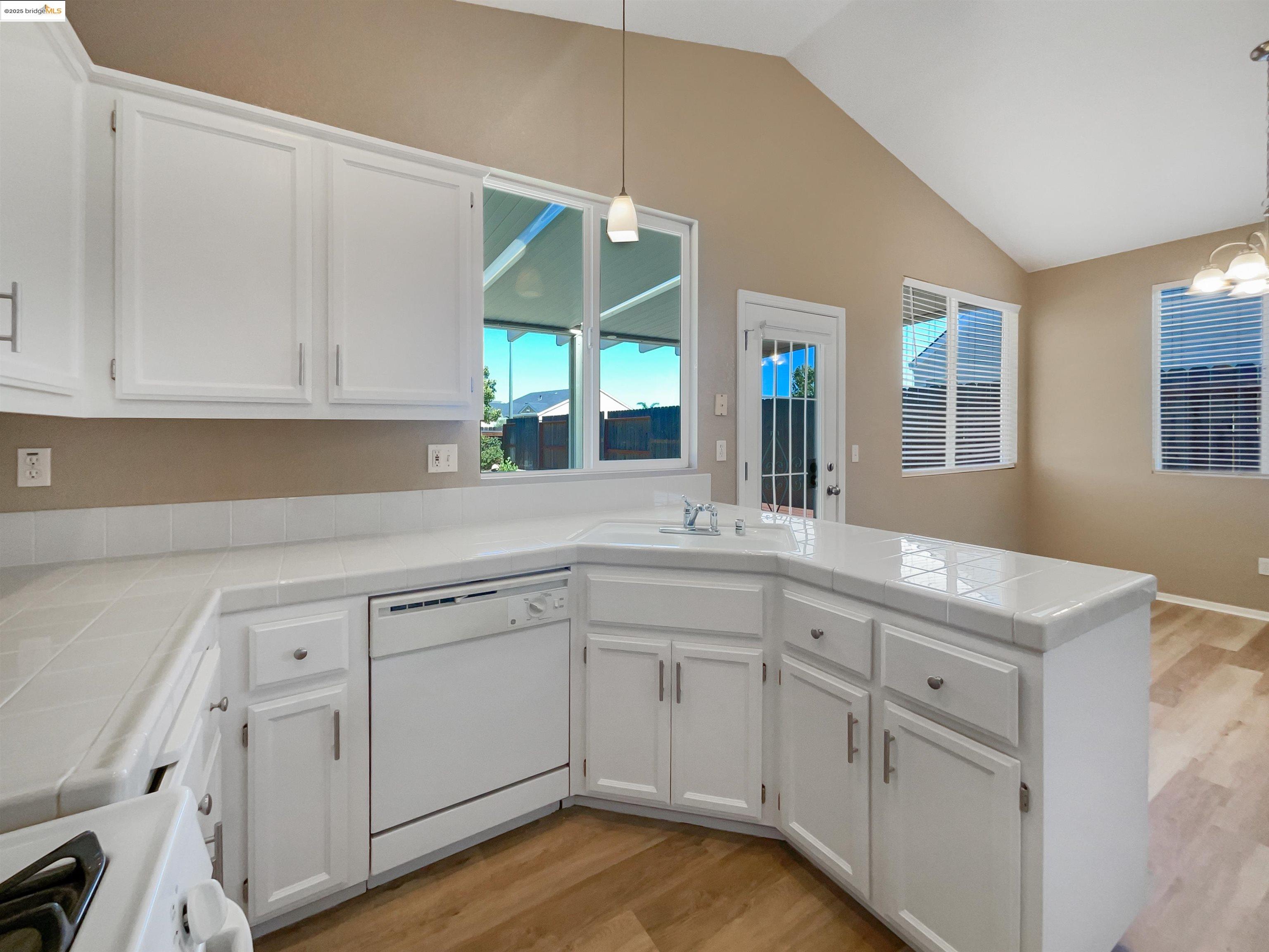Detail Gallery Image 16 of 31 For 560 Stewart Way, Rio Vista,  CA 94571 - 3 Beds | 2 Baths
