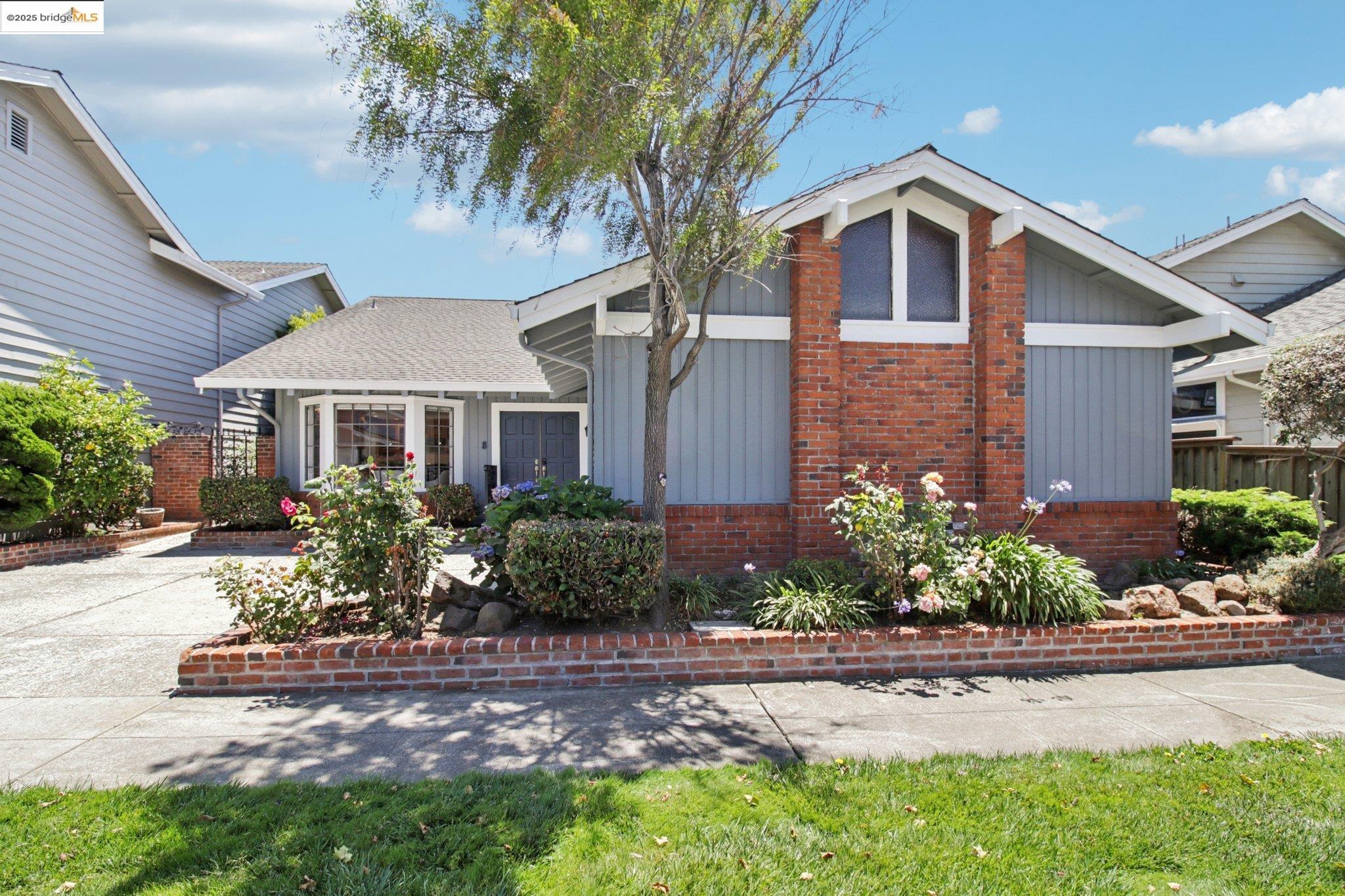 Detail Gallery Image 1 of 26 For 8 Wellfleet Bay, Alameda,  CA 94502 - 3 Beds | 2 Baths