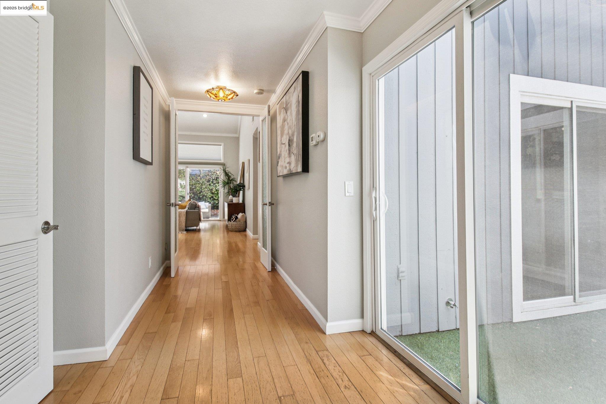 Detail Gallery Image 3 of 26 For 8 Wellfleet Bay, Alameda,  CA 94502 - 3 Beds | 2 Baths