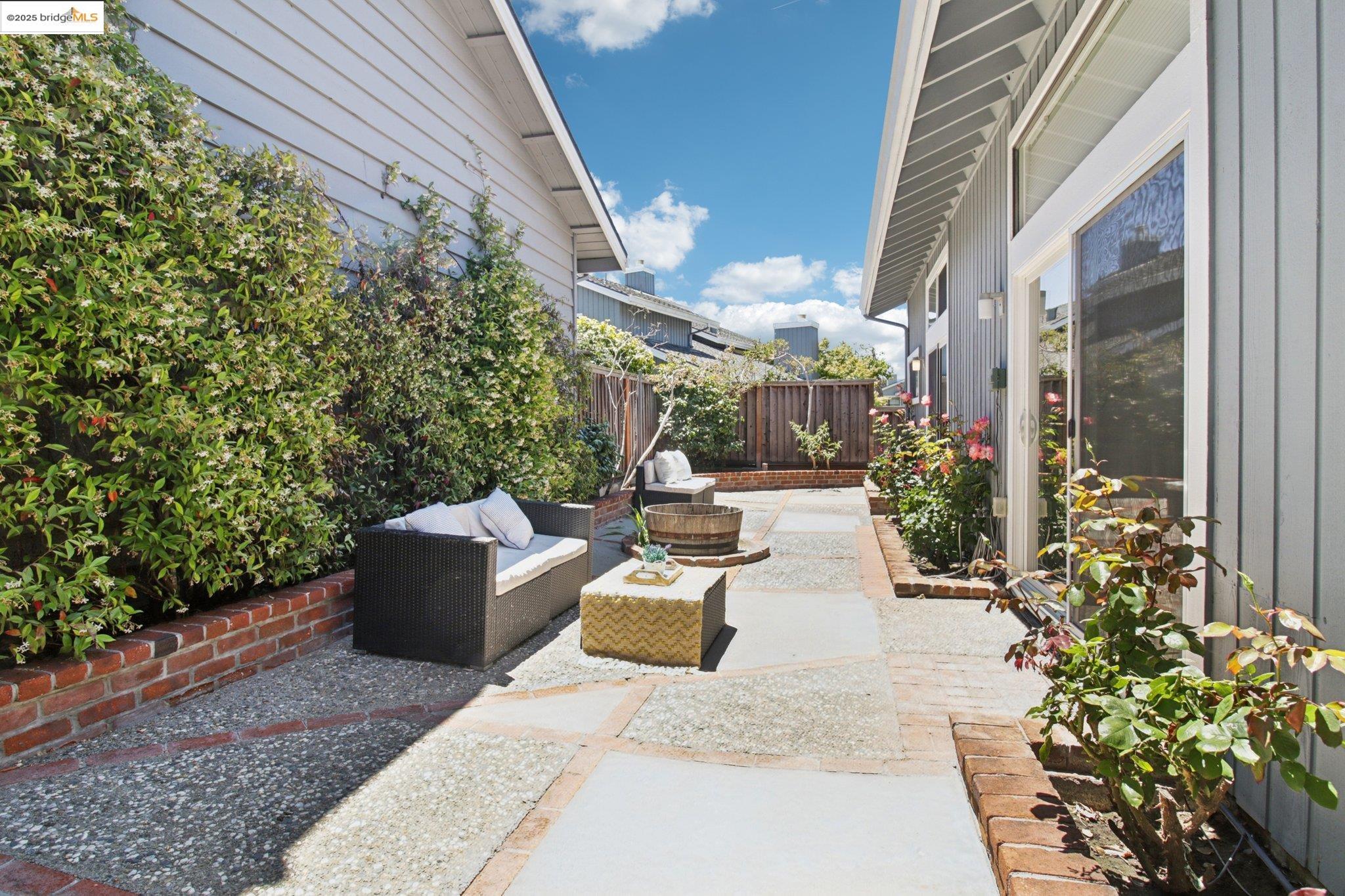 Detail Gallery Image 24 of 26 For 8 Wellfleet Bay, Alameda,  CA 94502 - 3 Beds | 2 Baths