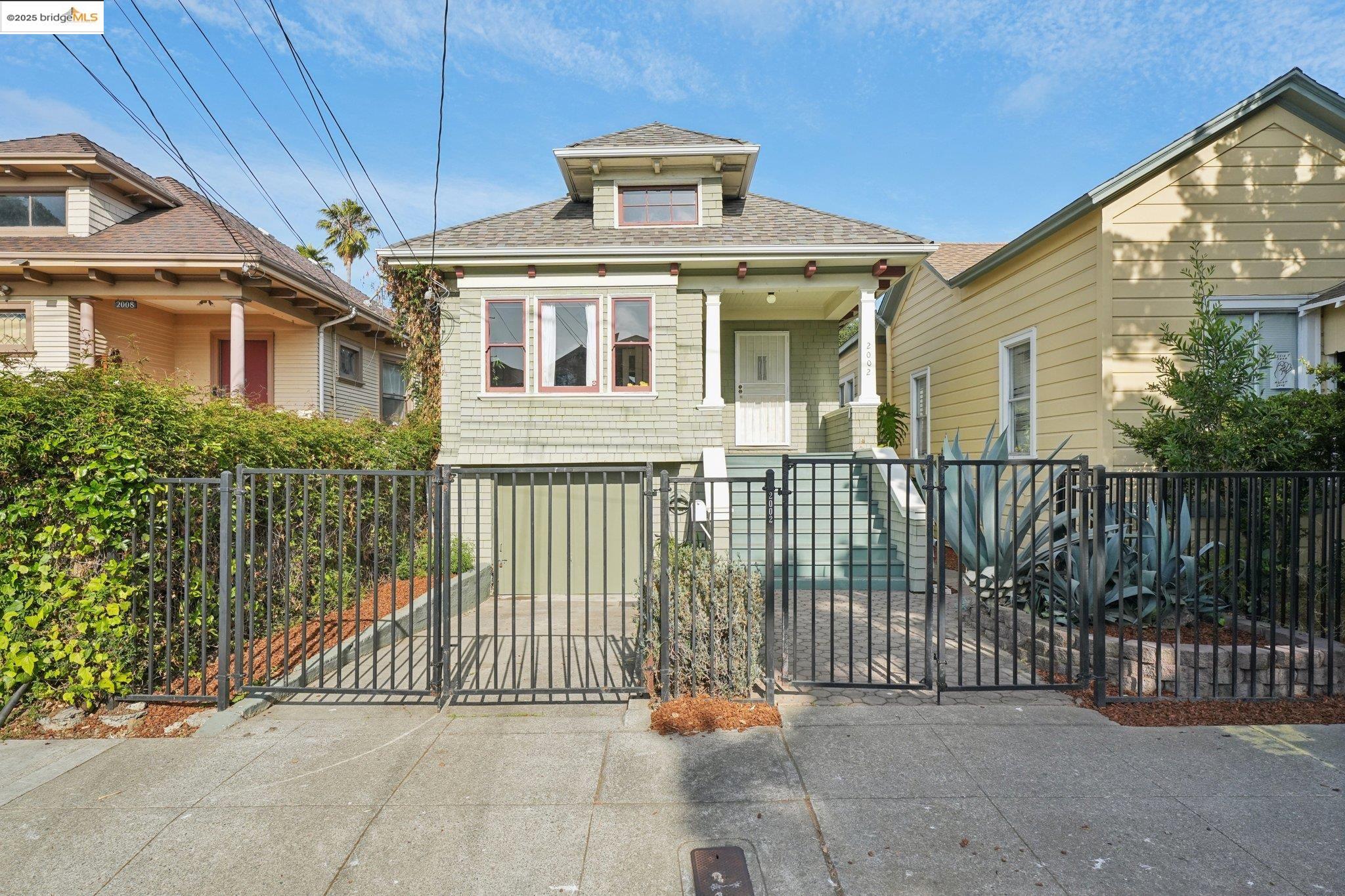 Thumbnail for 2002 Chestnut St, Oakland, CA 94607