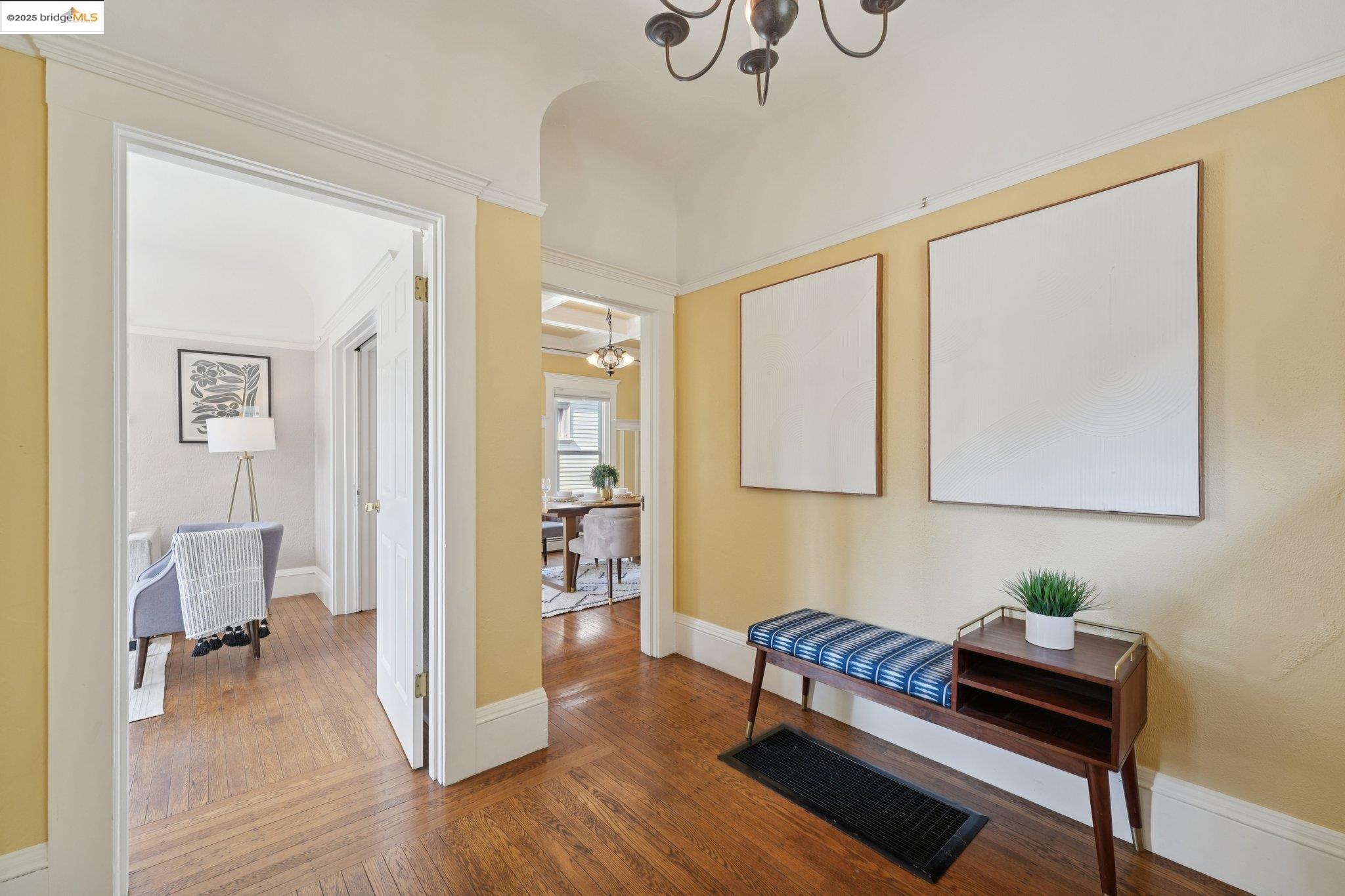 Detail Gallery Image 14 of 34 For 2002 Chestnut St, Oakland,  CA 94607 - 2 Beds | 1/1 Baths