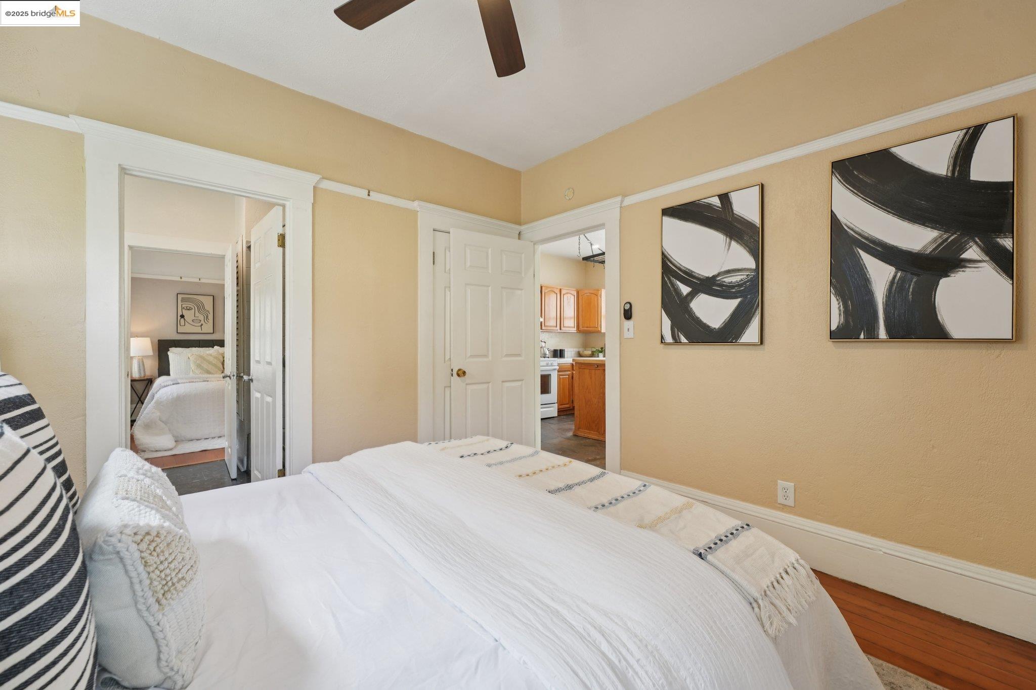 Detail Gallery Image 16 of 34 For 2002 Chestnut St, Oakland,  CA 94607 - 2 Beds | 1/1 Baths