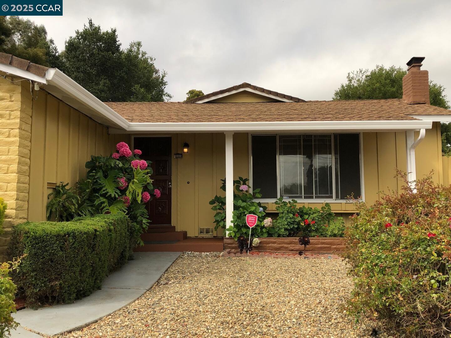 Detail Gallery Image 2 of 49 For 3088 Flannery Road, San Pablo,  CA 94806-1508 - 3 Beds | 2 Baths