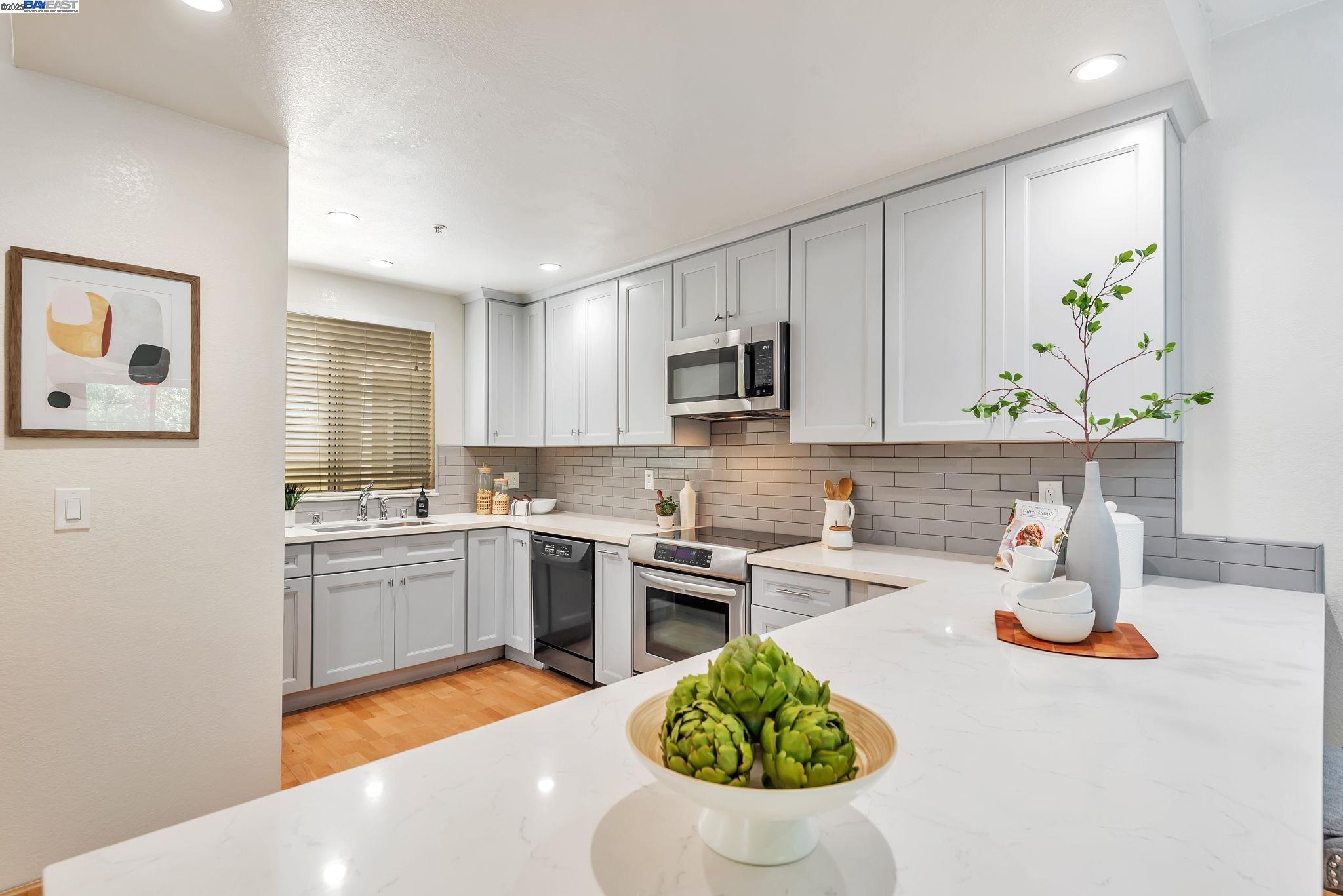 Detail Gallery Image 7 of 34 For 929 E El Camino Real 128j,  Sunnyvale,  CA 94087-3772 - 2 Beds | 2 Baths