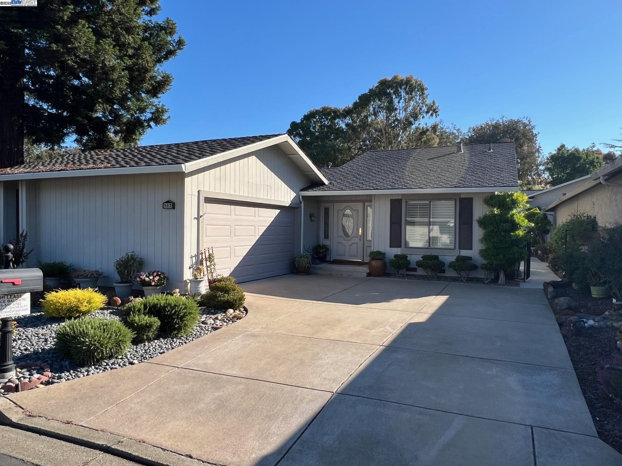 Detail Gallery Image 1 of 14 For 562 Saint George Rd, Danville,  CA 94526 - 3 Beds | 2 Baths