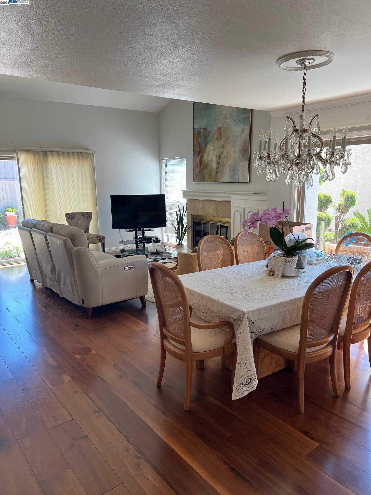 Detail Gallery Image 5 of 14 For 562 Saint George Rd, Danville,  CA 94526 - 3 Beds | 2 Baths