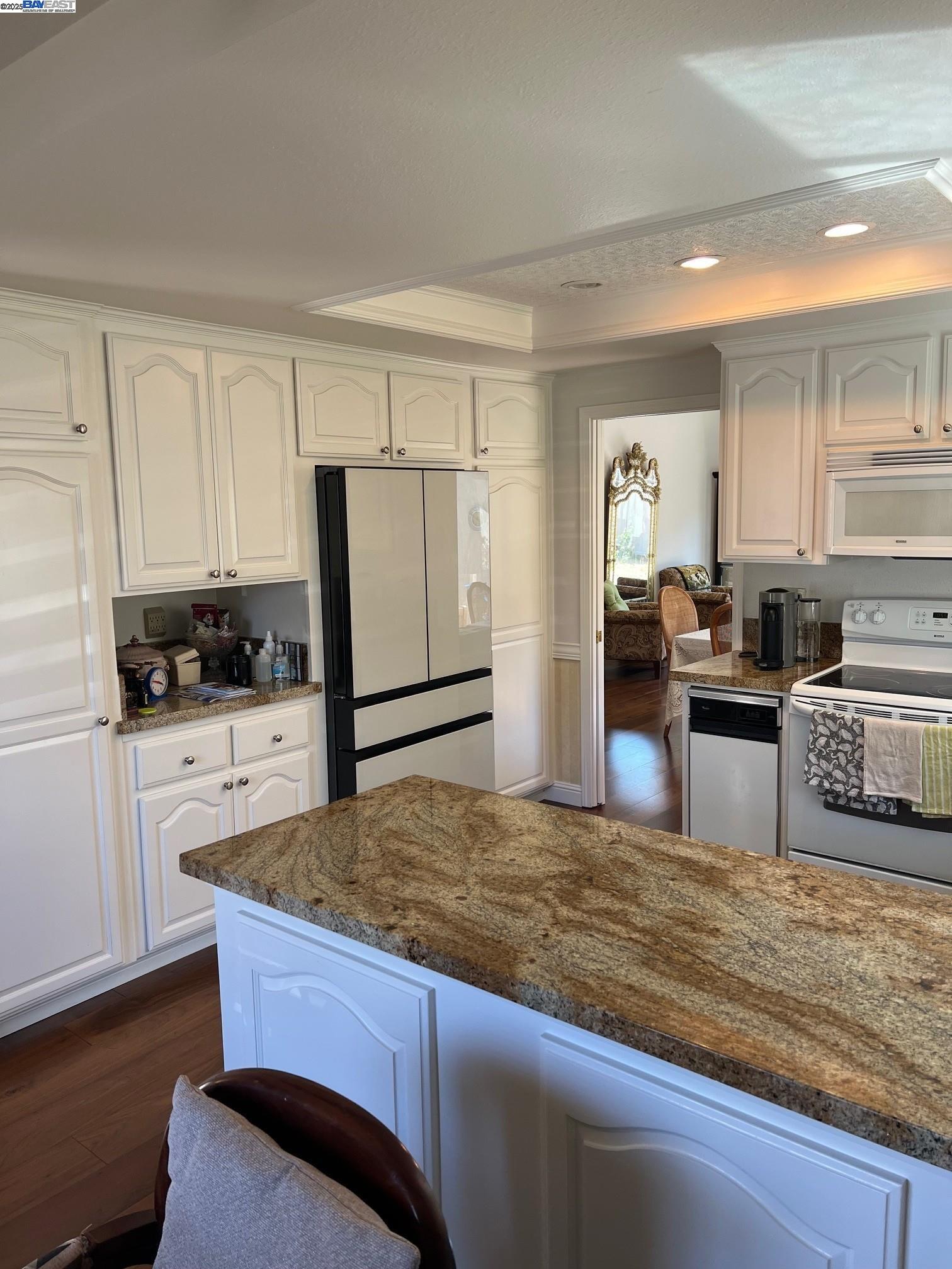 Detail Gallery Image 8 of 14 For 562 Saint George Rd, Danville,  CA 94526 - 3 Beds | 2 Baths