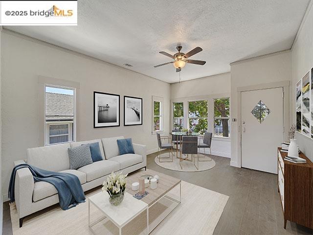 Detail Gallery Image 2 of 11 For 1609 100th Ave, Oakland,  CA 94603 - 3 Beds | 1 Baths