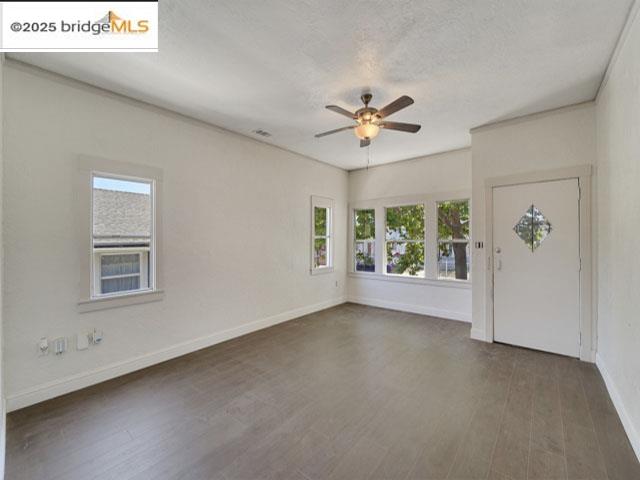 Detail Gallery Image 3 of 11 For 1609 100th Ave, Oakland,  CA 94603 - 3 Beds | 1 Baths