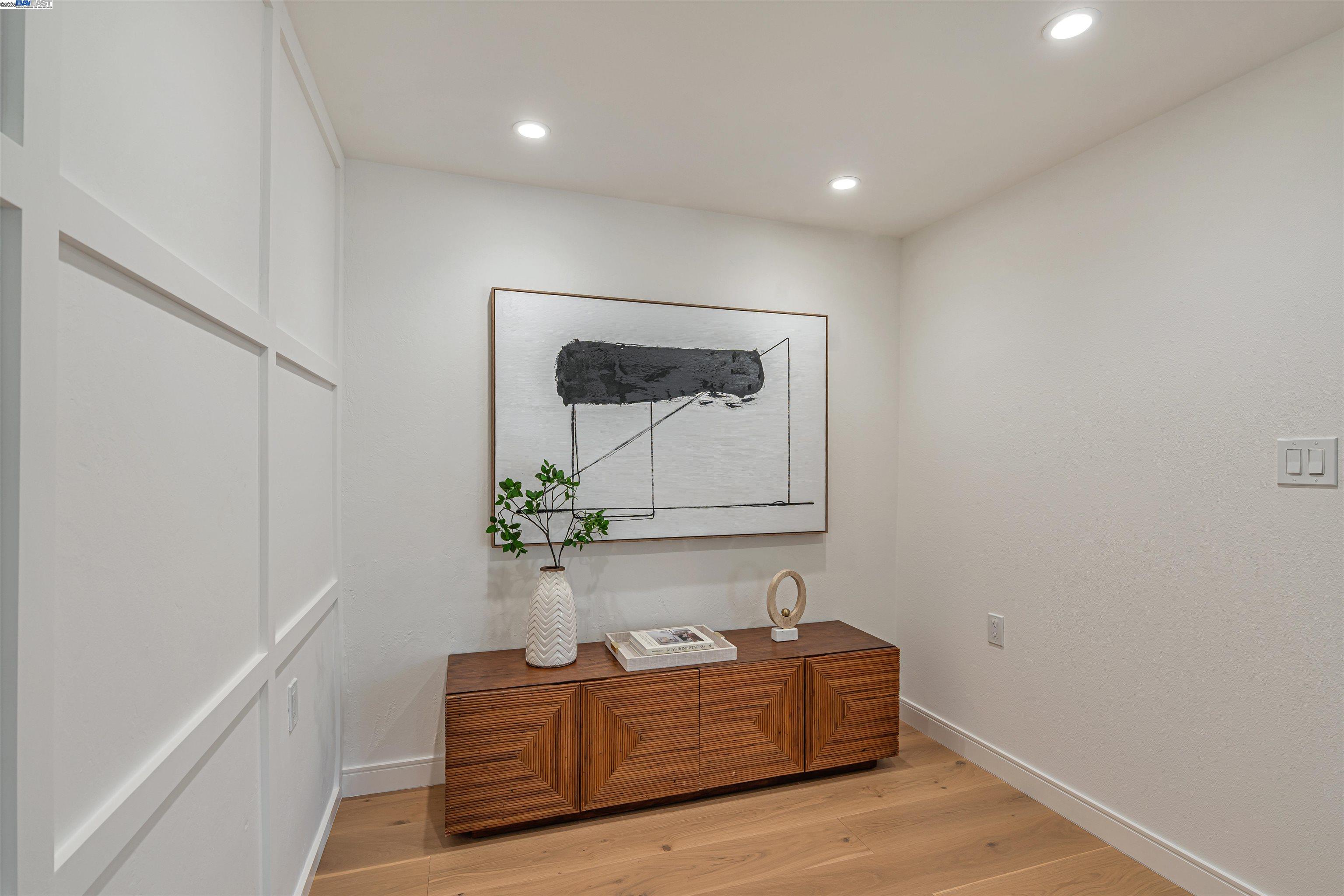 Detail Gallery Image 16 of 40 For 18945 Thornbury Ave, Castro Valley,  CA 94546 - 3 Beds | 2 Baths
