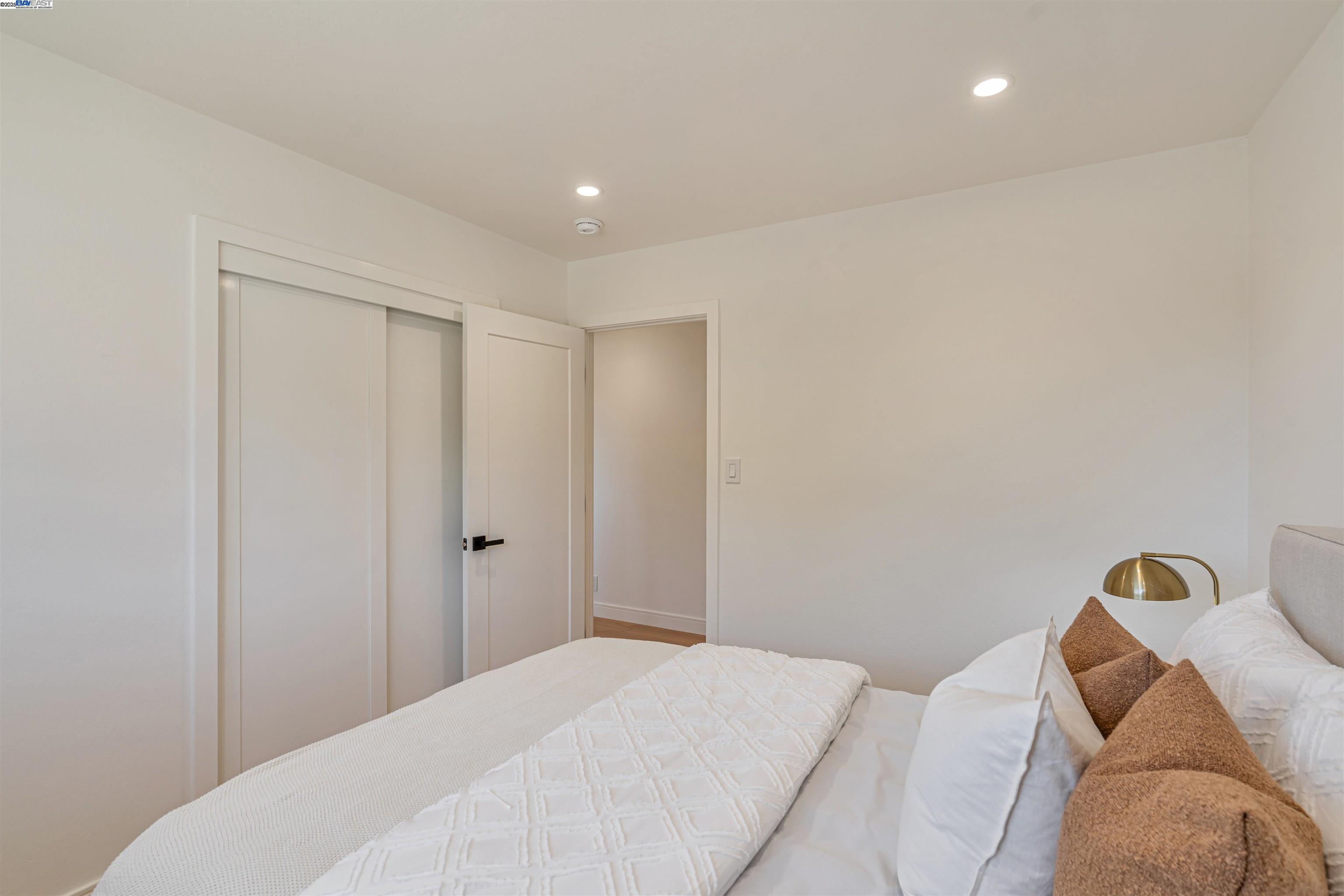Detail Gallery Image 19 of 40 For 18945 Thornbury Ave, Castro Valley,  CA 94546 - 3 Beds | 2 Baths