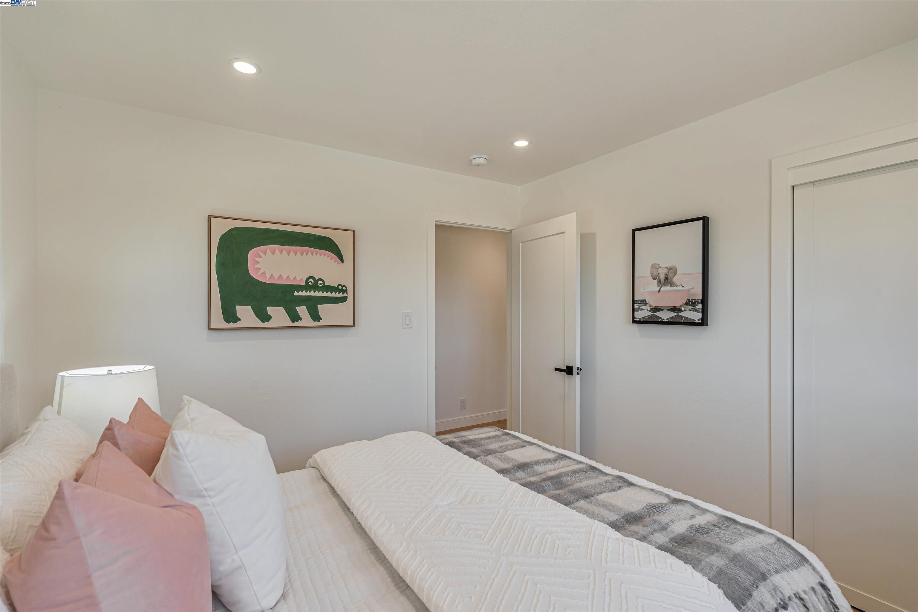 Detail Gallery Image 23 of 40 For 18945 Thornbury Ave, Castro Valley,  CA 94546 - 3 Beds | 2 Baths
