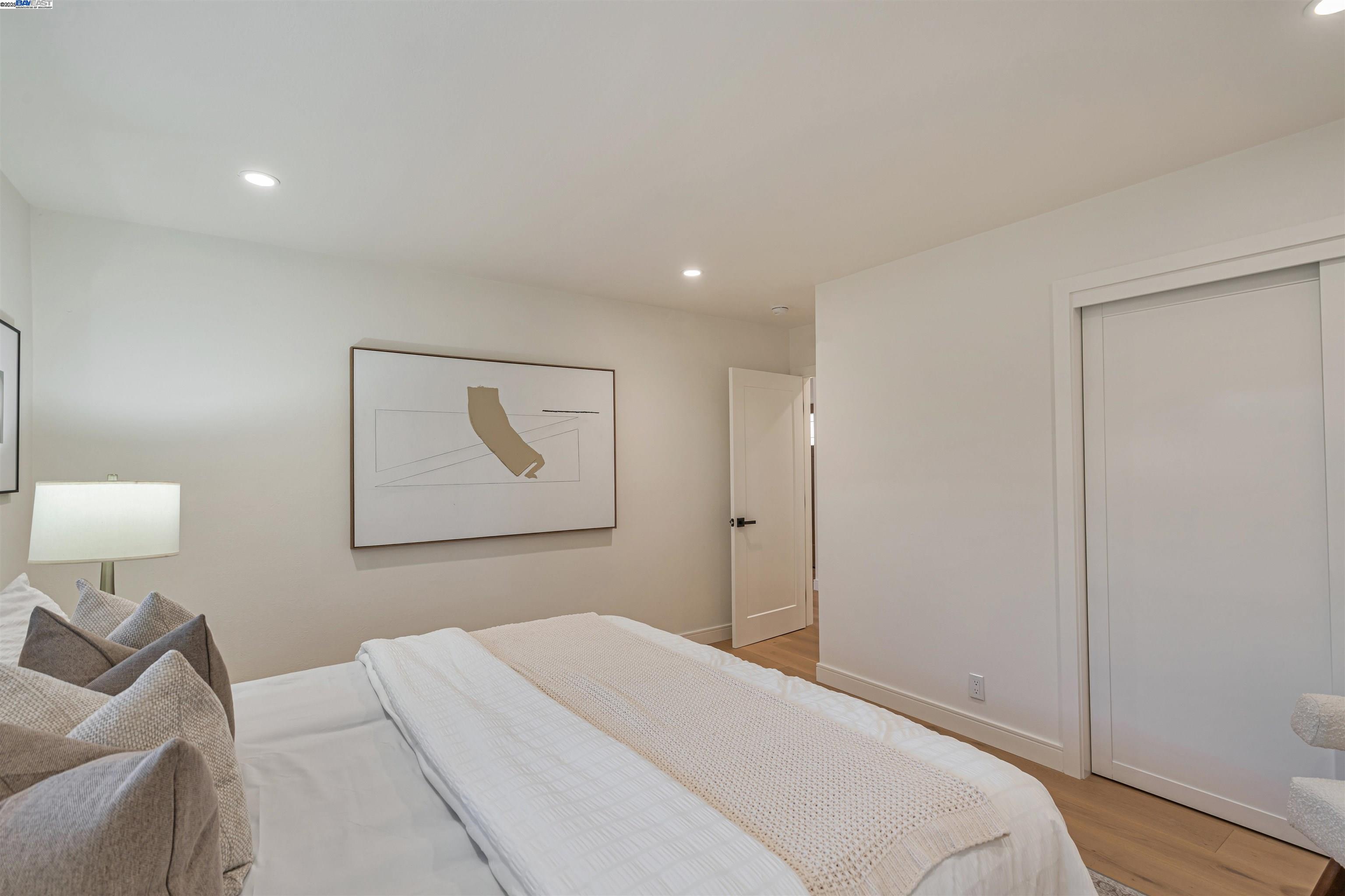 Detail Gallery Image 27 of 40 For 18945 Thornbury Ave, Castro Valley,  CA 94546 - 3 Beds | 2 Baths
