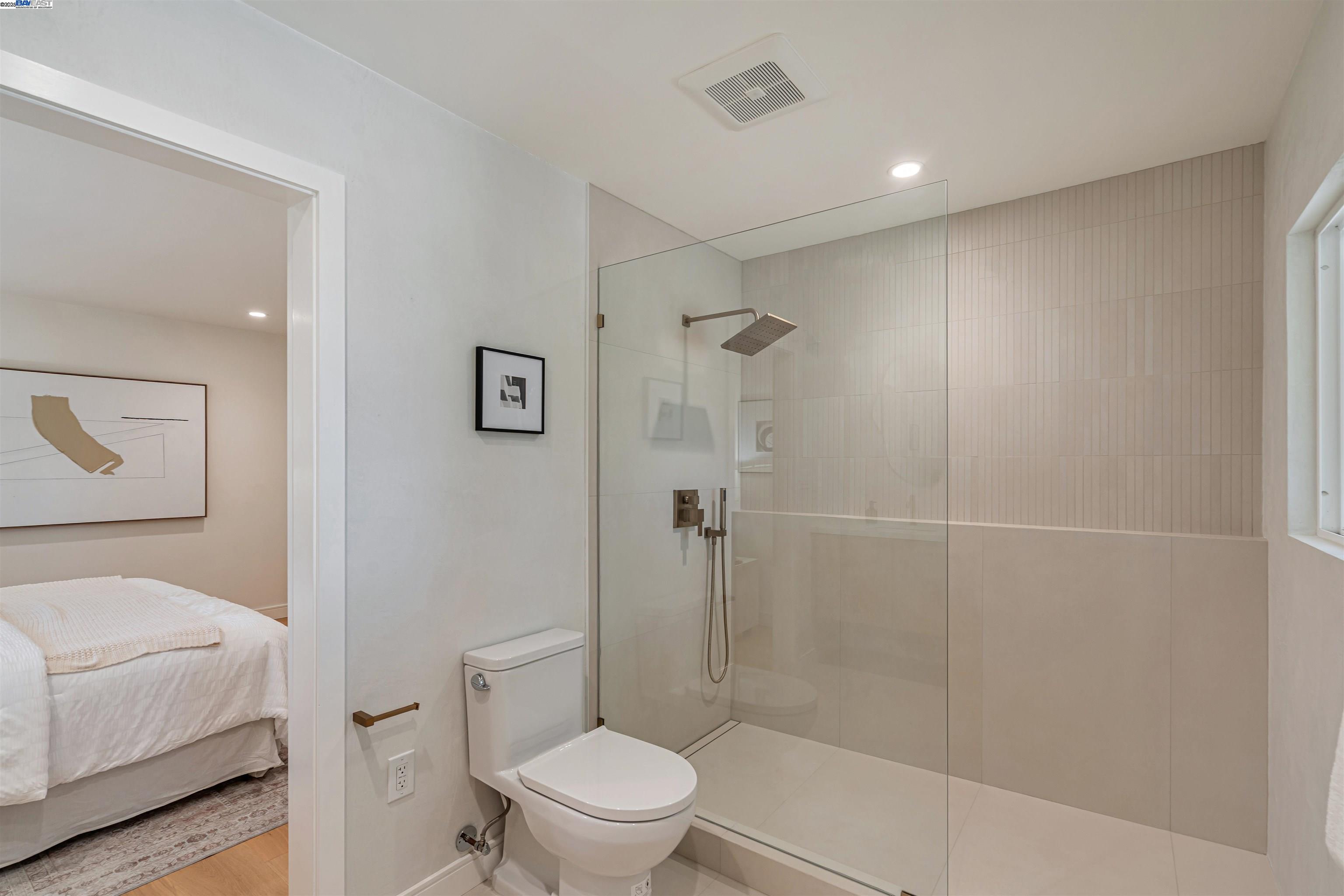 Detail Gallery Image 32 of 40 For 18945 Thornbury Ave, Castro Valley,  CA 94546 - 3 Beds | 2 Baths