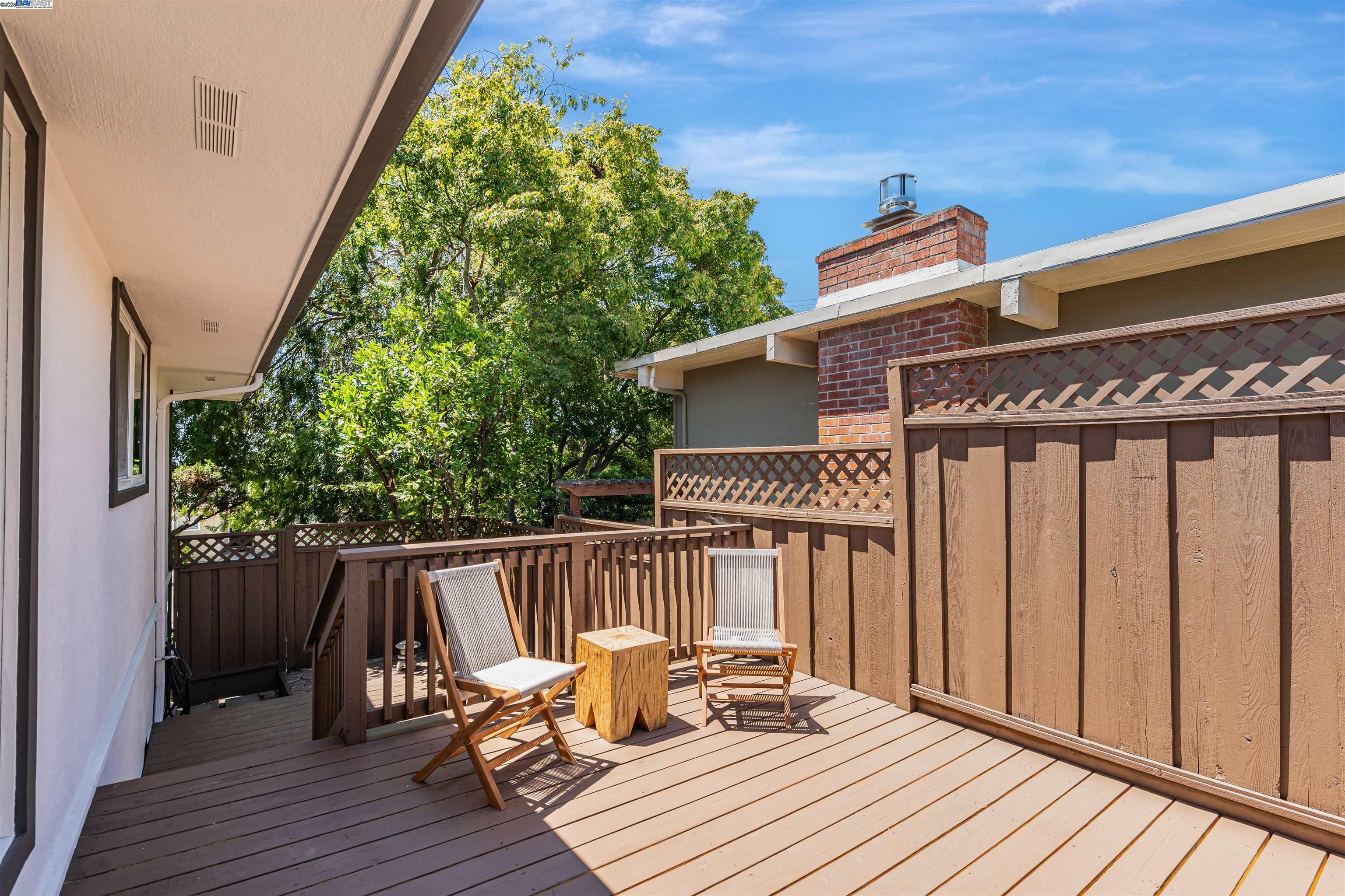 Detail Gallery Image 37 of 40 For 18945 Thornbury Ave, Castro Valley,  CA 94546 - 3 Beds | 2 Baths