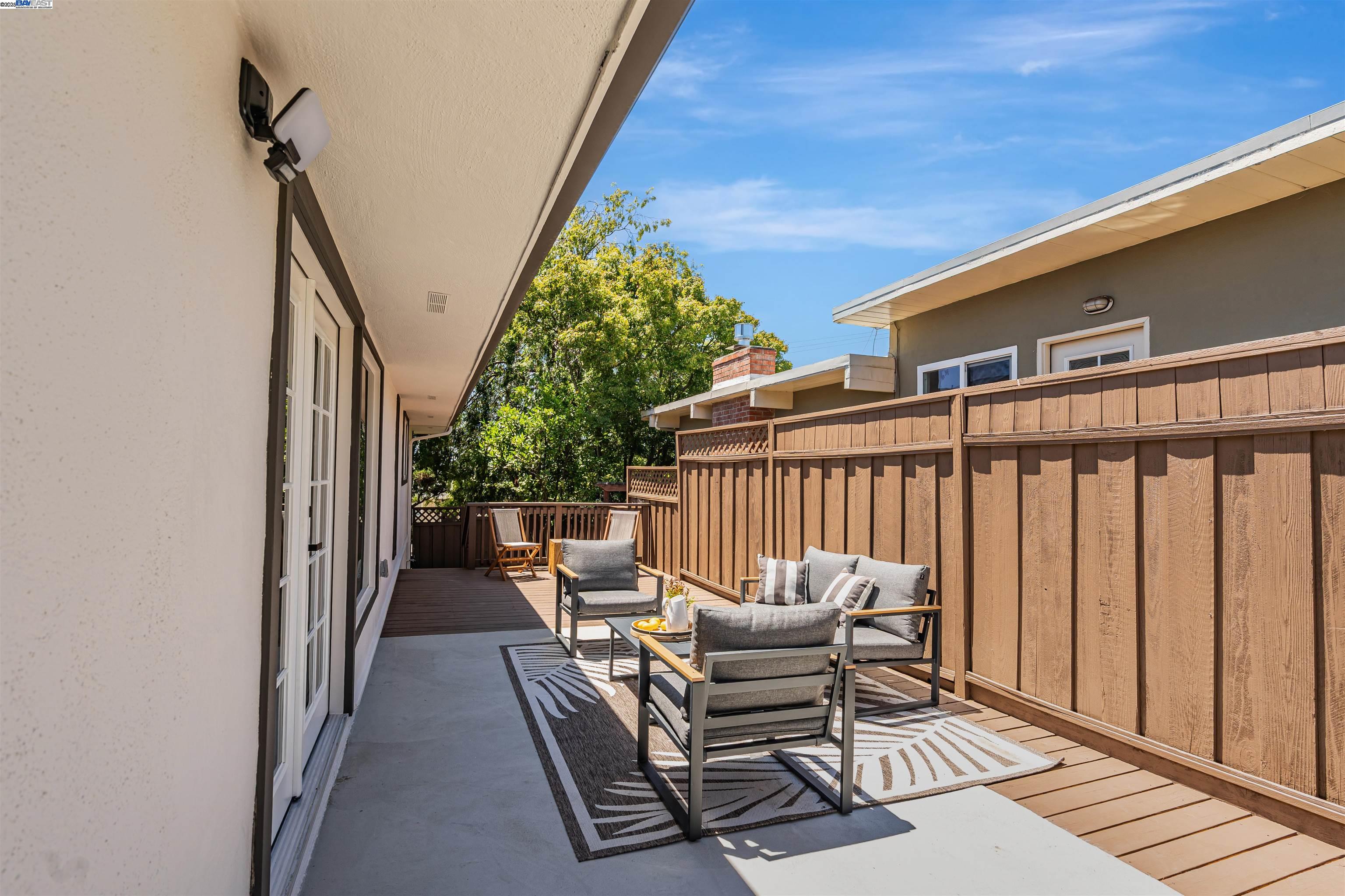 Detail Gallery Image 39 of 40 For 18945 Thornbury Ave, Castro Valley,  CA 94546 - 3 Beds | 2 Baths