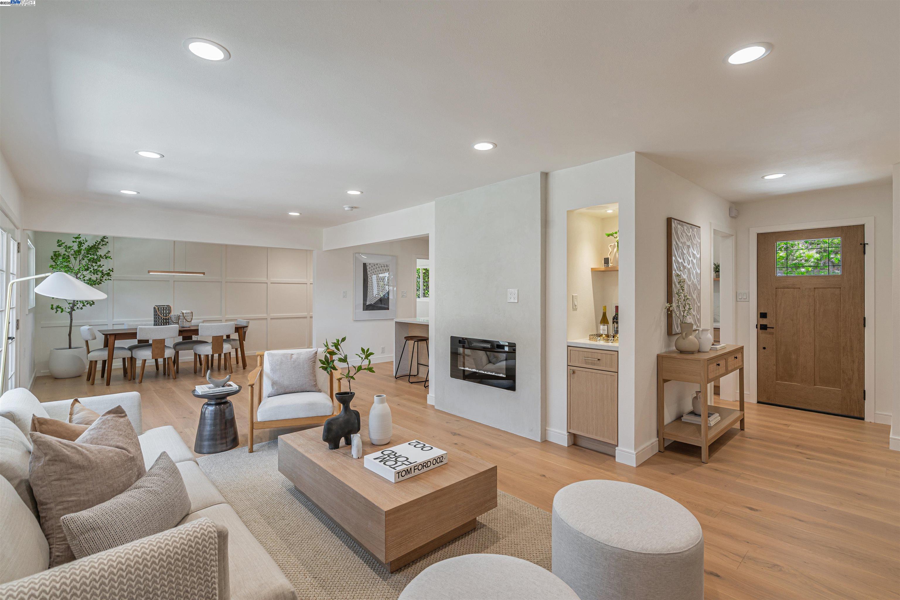 Detail Gallery Image 6 of 40 For 18945 Thornbury Ave, Castro Valley,  CA 94546 - 3 Beds | 2 Baths