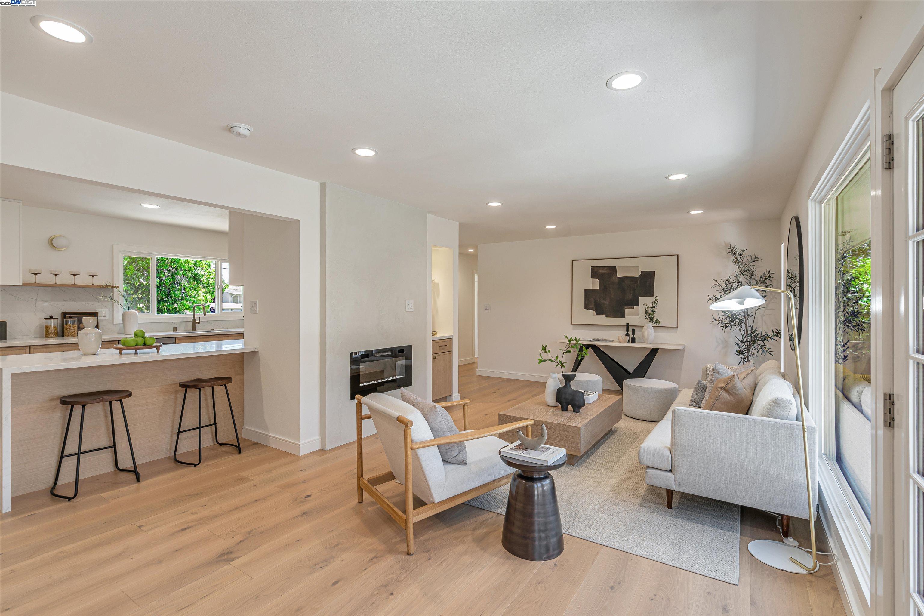 Detail Gallery Image 7 of 40 For 18945 Thornbury Ave, Castro Valley,  CA 94546 - 3 Beds | 2 Baths