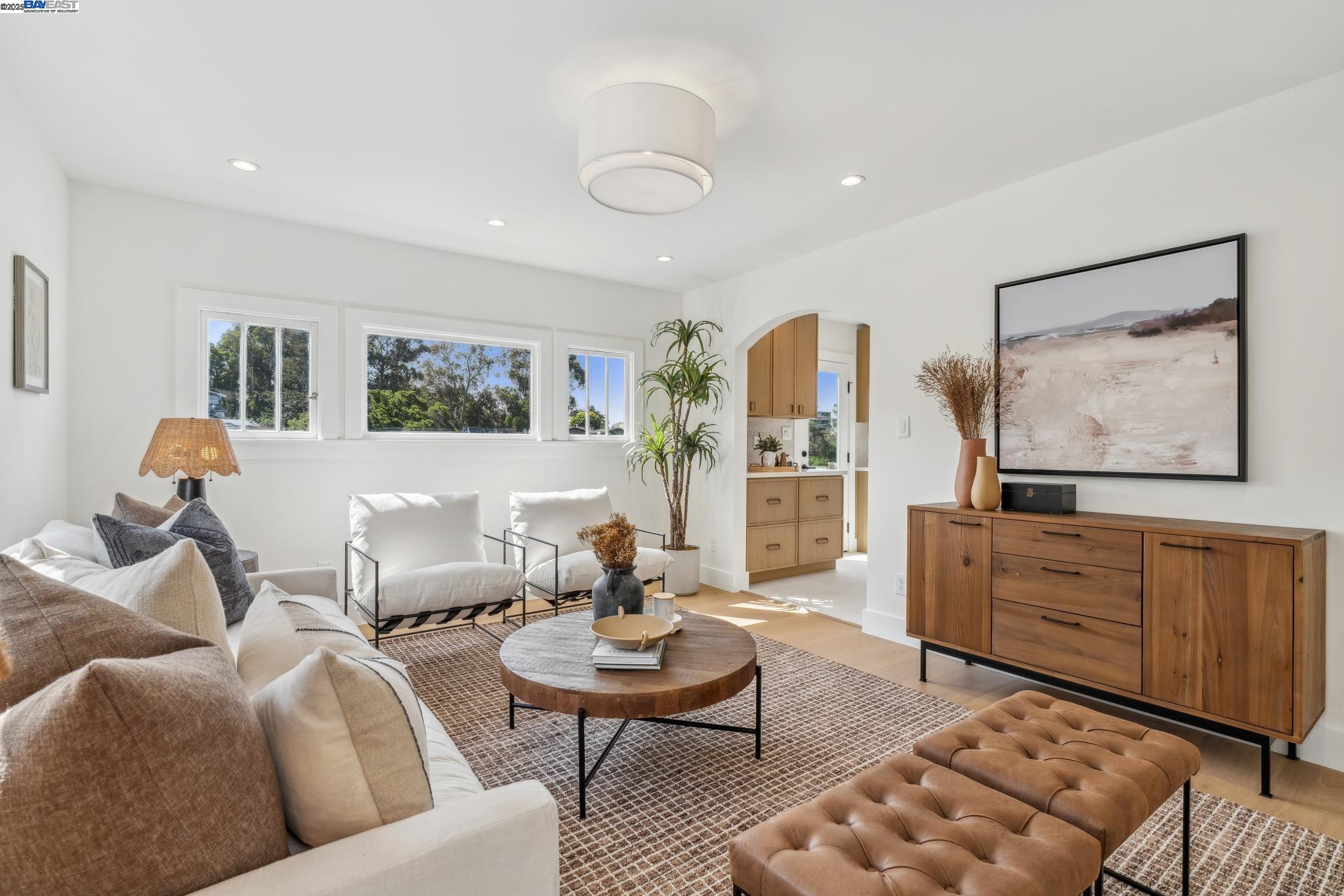 Detail Gallery Image 11 of 60 For 1129 Wellington Street, Oakland,  CA 94602 - – Beds | – Baths