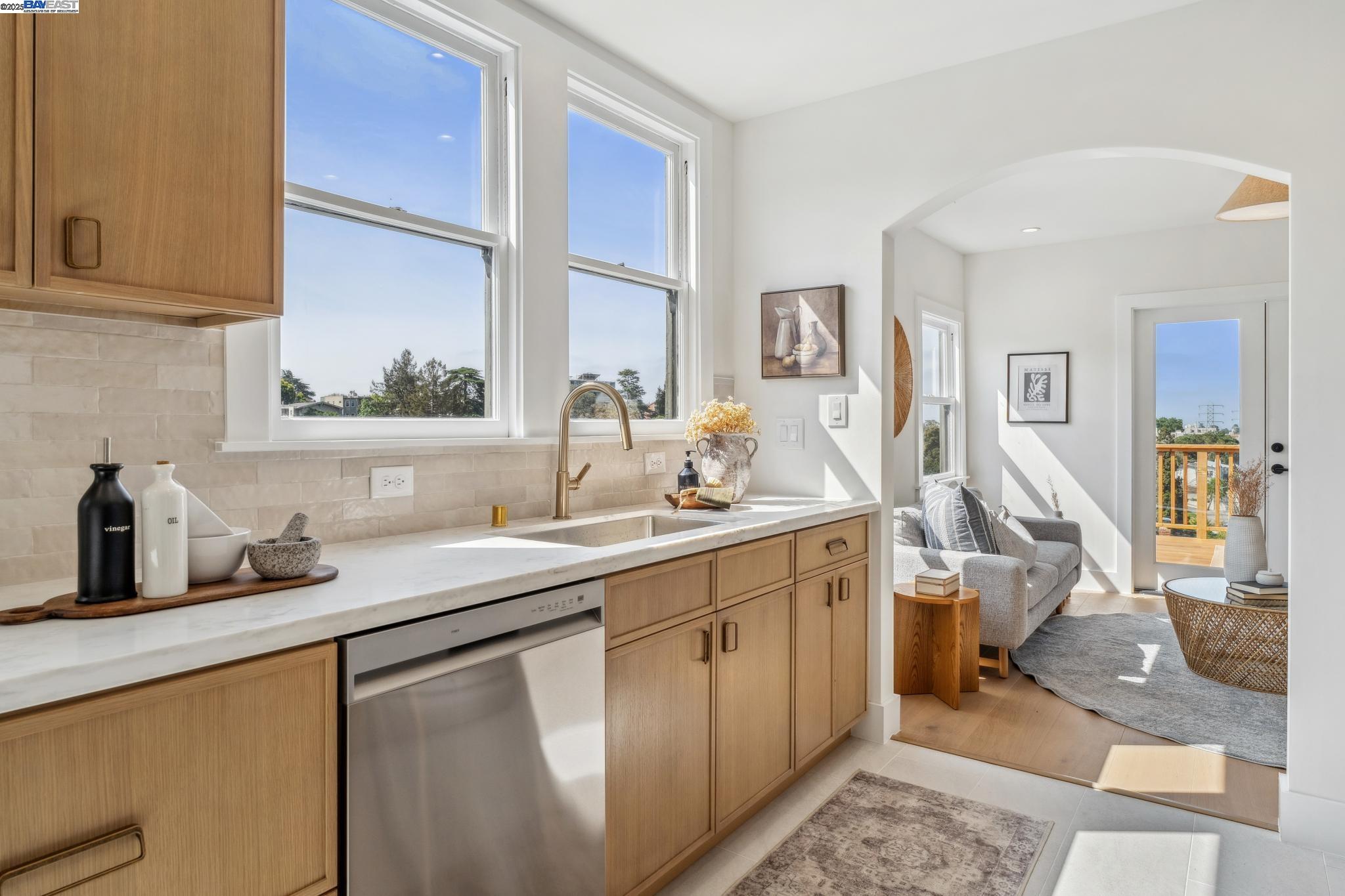 Detail Gallery Image 18 of 60 For 1129 Wellington Street, Oakland,  CA 94602 - – Beds | – Baths
