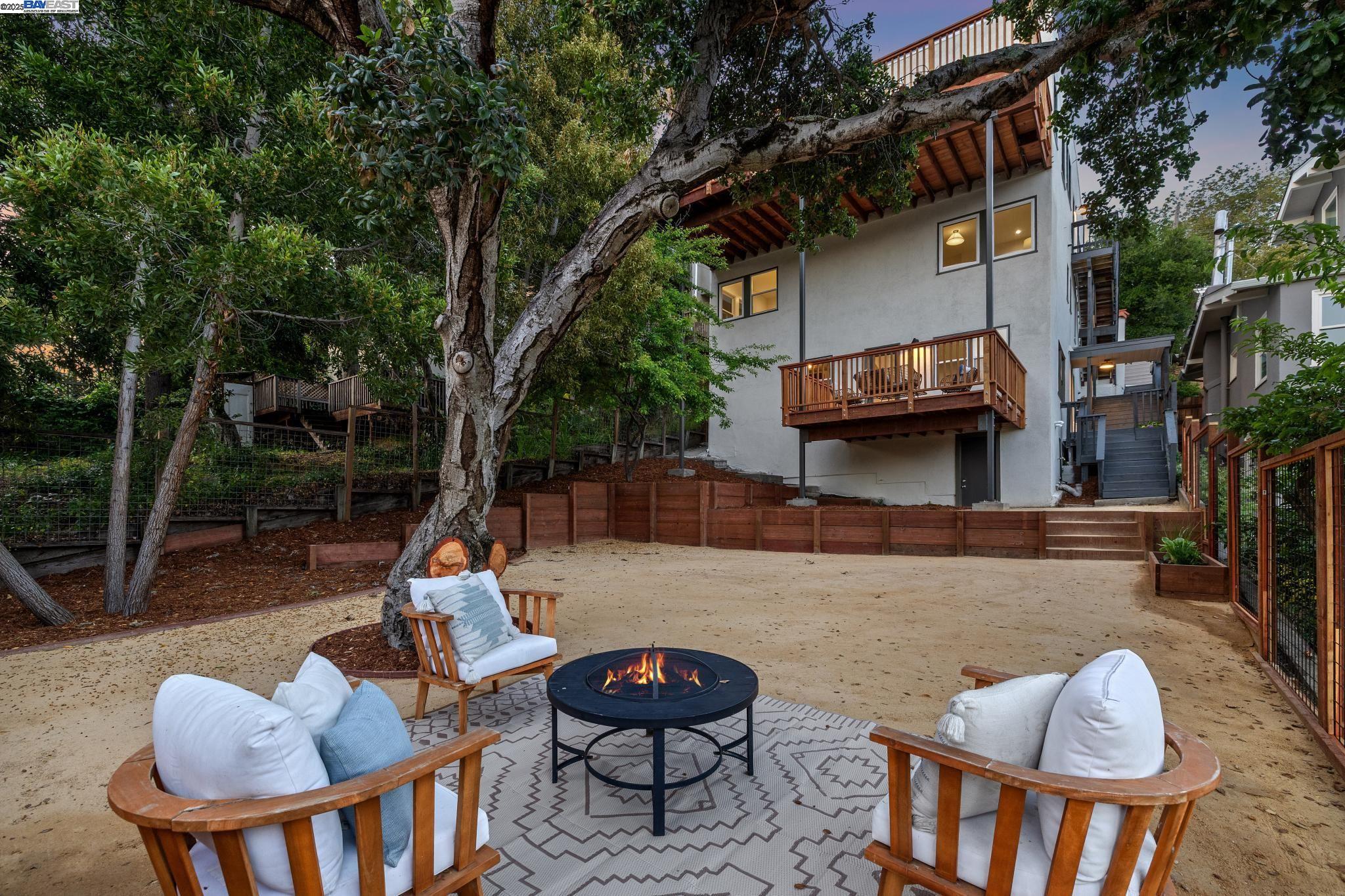 Detail Gallery Image 3 of 60 For 1129 Wellington Street, Oakland,  CA 94602 - – Beds | – Baths
