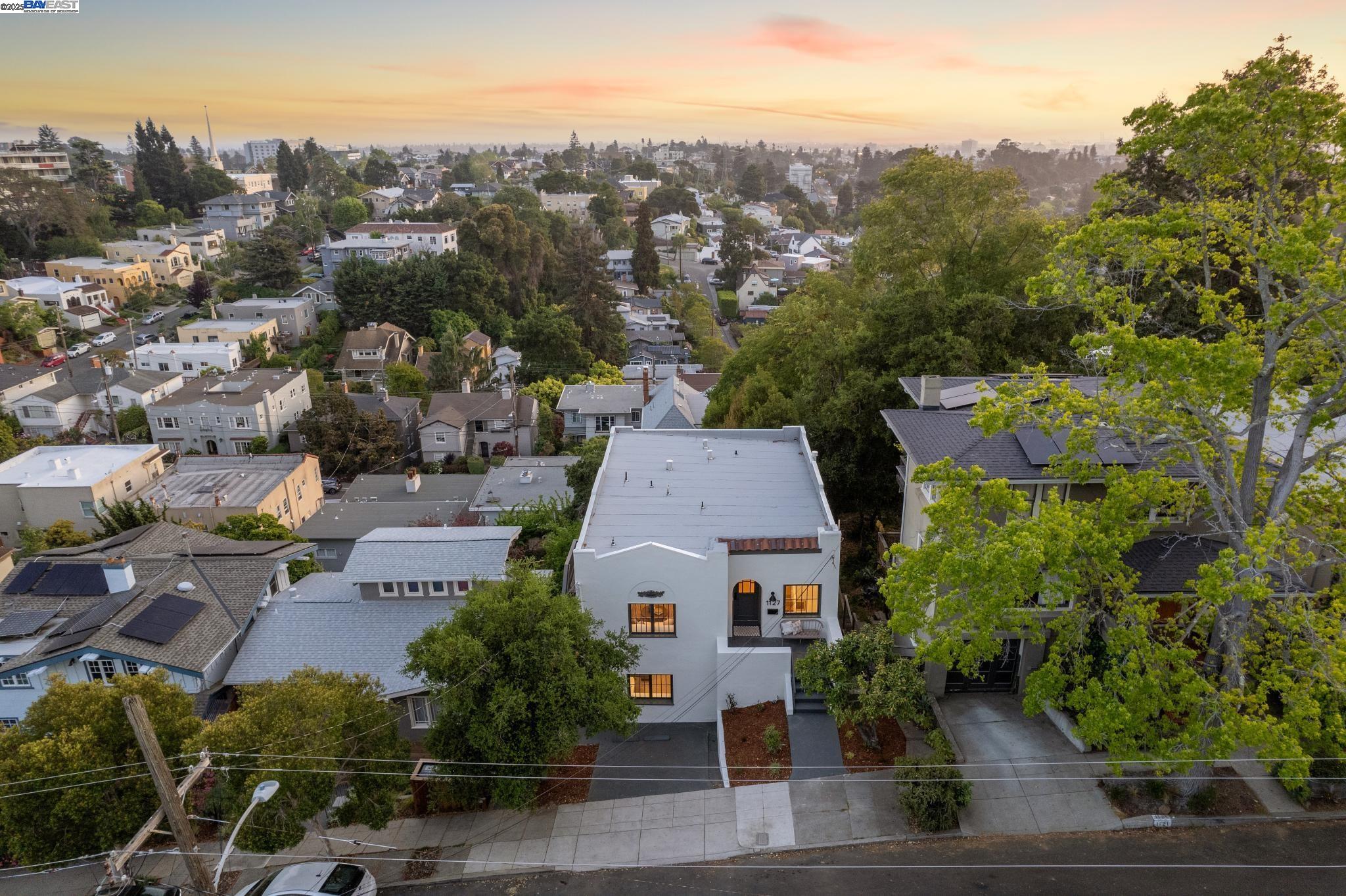 Detail Gallery Image 4 of 60 For 1129 Wellington Street, Oakland,  CA 94602 - – Beds | – Baths