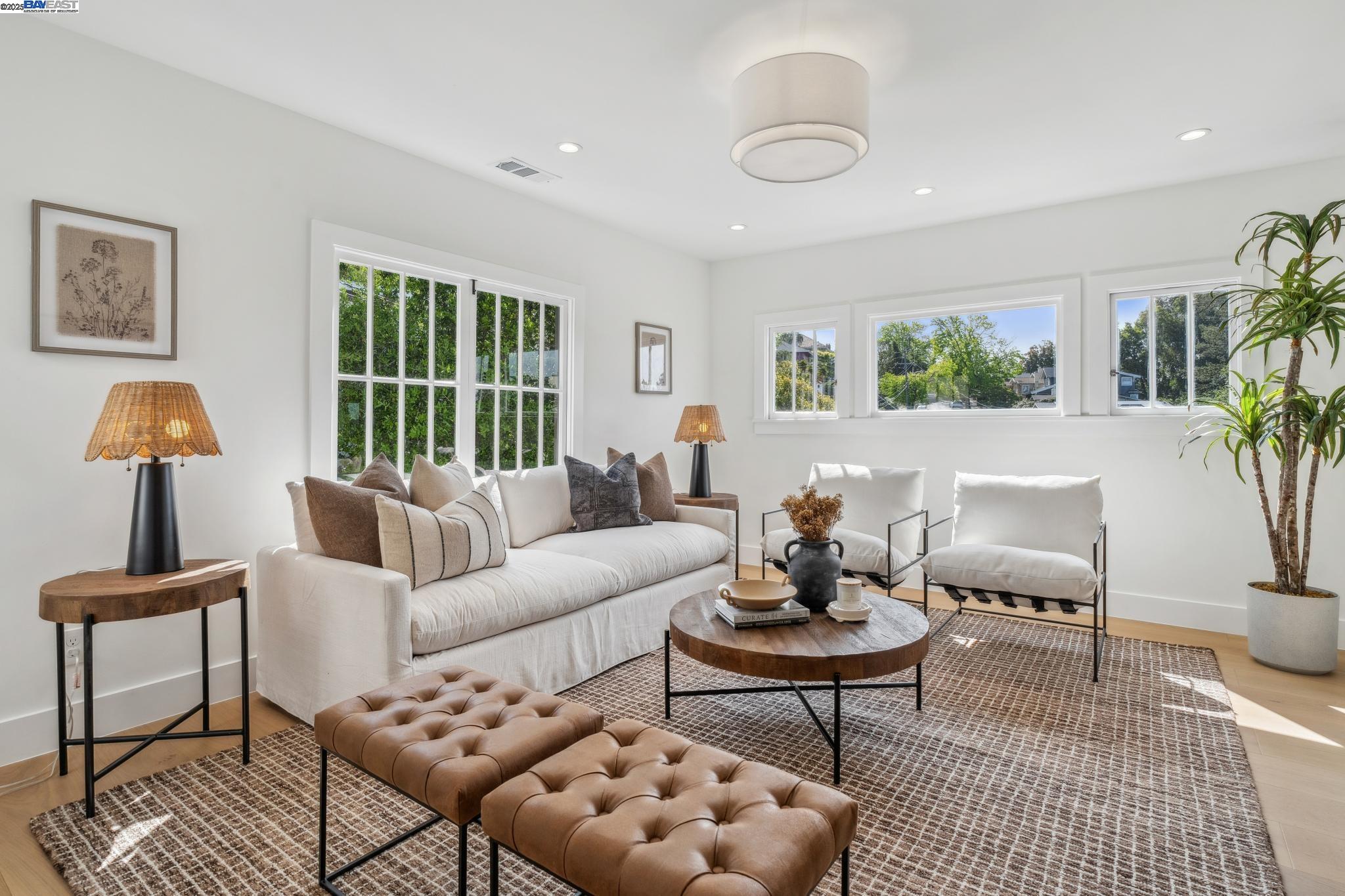 Detail Gallery Image 10 of 60 For 1129 Wellington Street, Oakland,  CA 94602 - – Beds | – Baths
