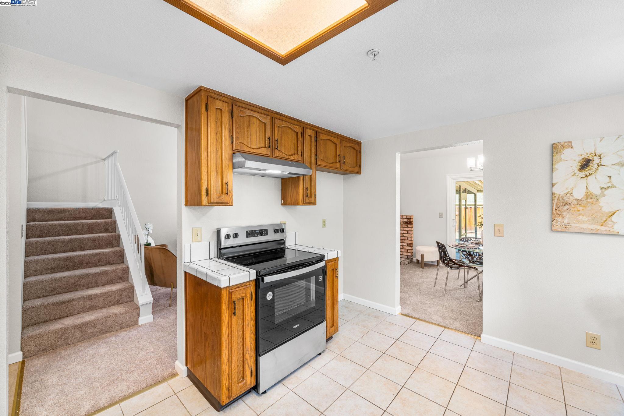 Detail Gallery Image 6 of 32 For 473 Andrea Cir, Livermore,  CA 94550 - 3 Beds | 2/1 Baths