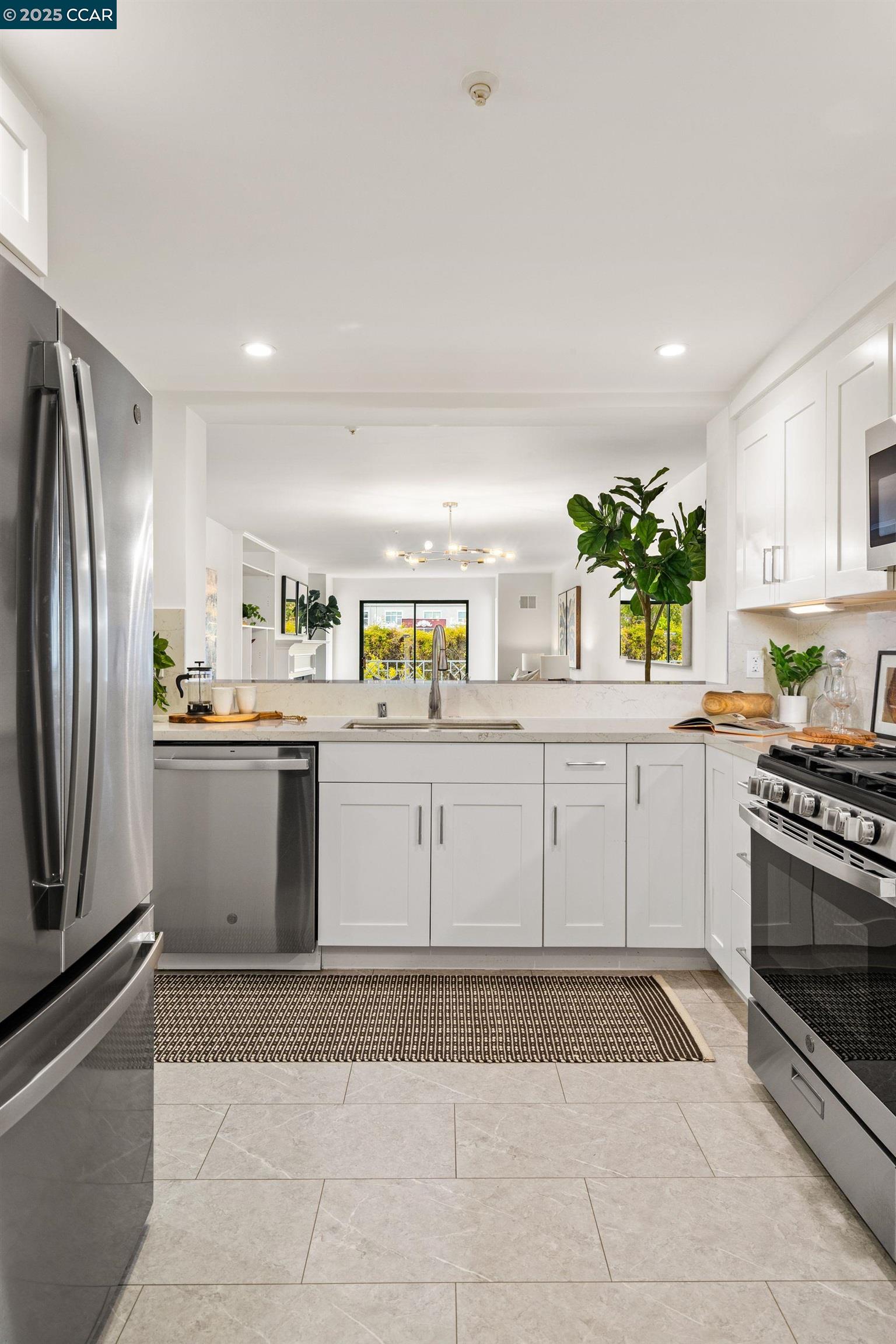 Detail Gallery Image 13 of 35 For 650 Chestnut Street #205,  San Francisco,  CA 94133 - 3 Beds | 2 Baths