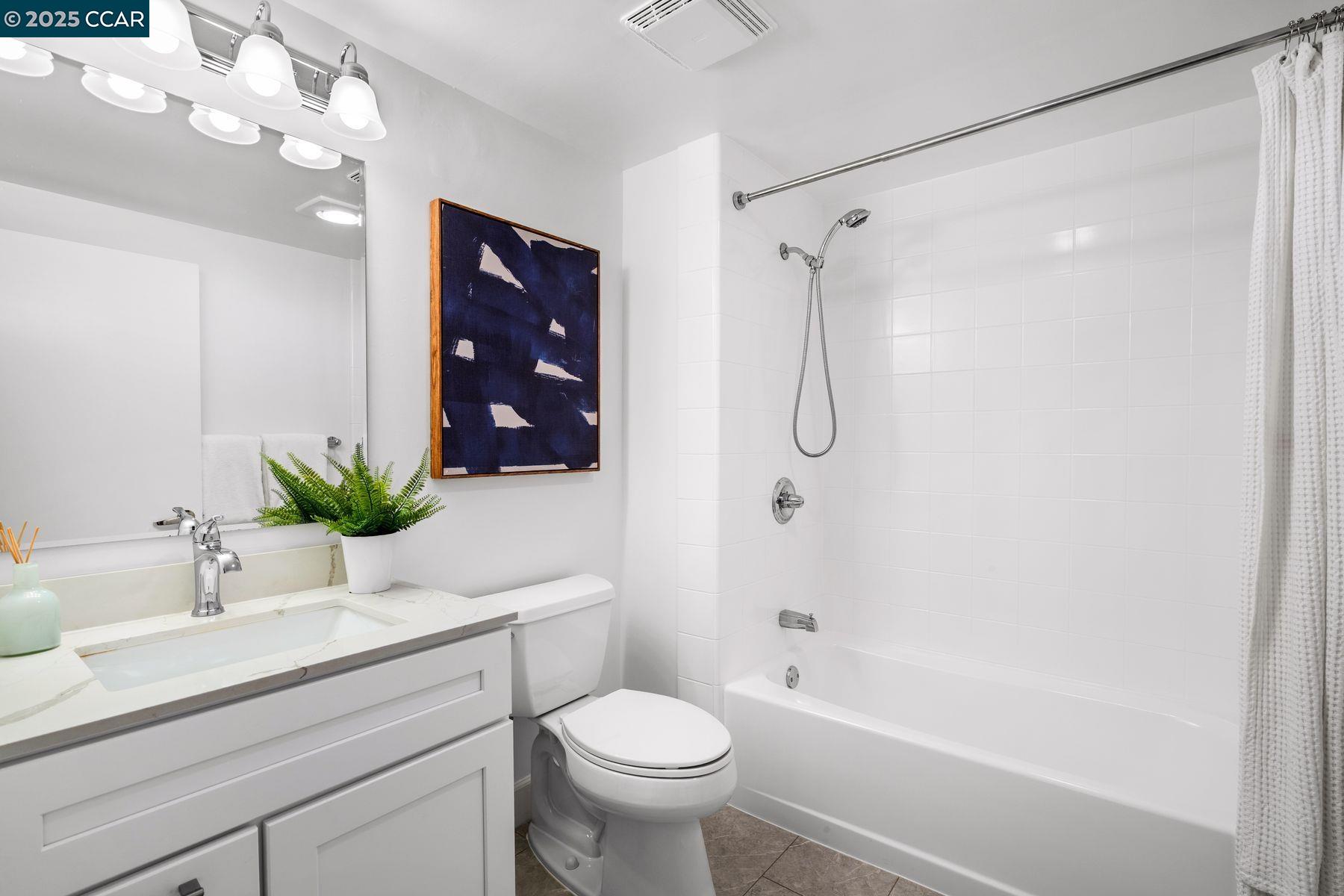 Detail Gallery Image 20 of 35 For 650 Chestnut Street #205,  San Francisco,  CA 94133 - 3 Beds | 2 Baths