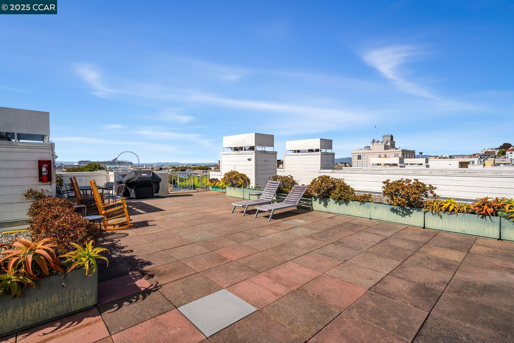 Detail Gallery Image 25 of 35 For 650 Chestnut Street #205,  San Francisco,  CA 94133 - 3 Beds | 2 Baths