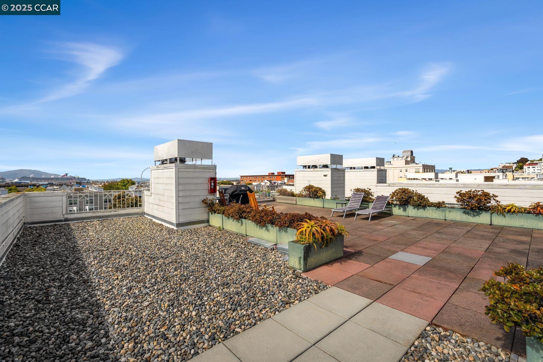 Detail Gallery Image 26 of 35 For 650 Chestnut Street #205,  San Francisco,  CA 94133 - 3 Beds | 2 Baths