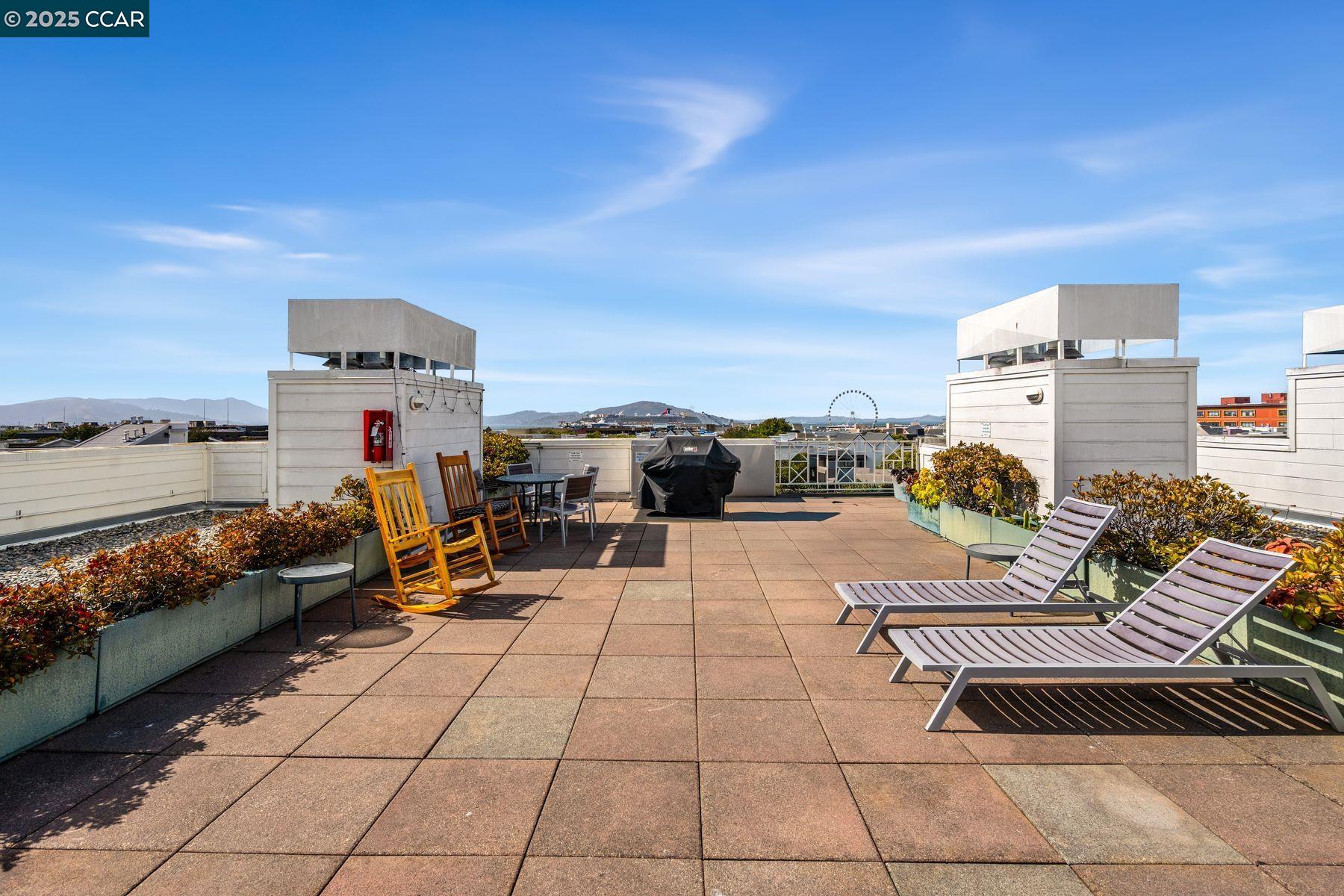 Detail Gallery Image 27 of 35 For 650 Chestnut Street #205,  San Francisco,  CA 94133 - 3 Beds | 2 Baths